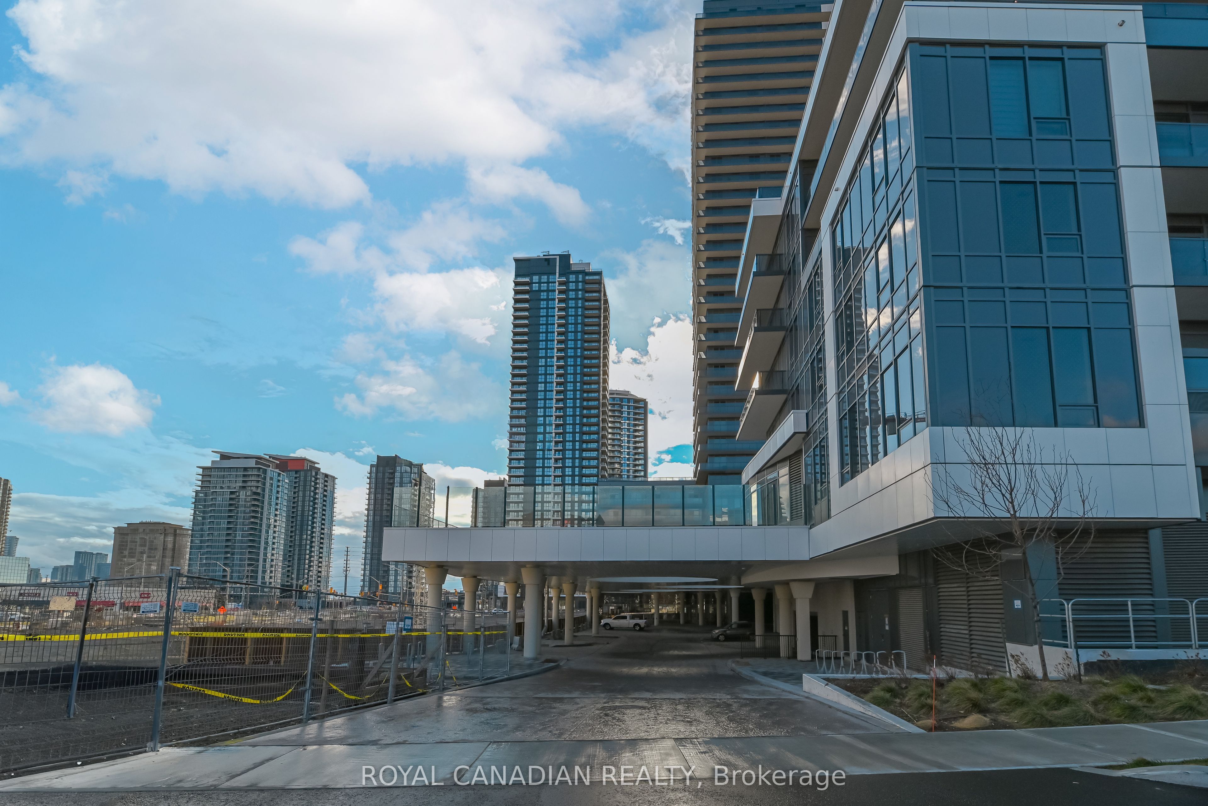 5105 Hurontario Street 104, Mississauga, ON L4Z 0C9 photo 2