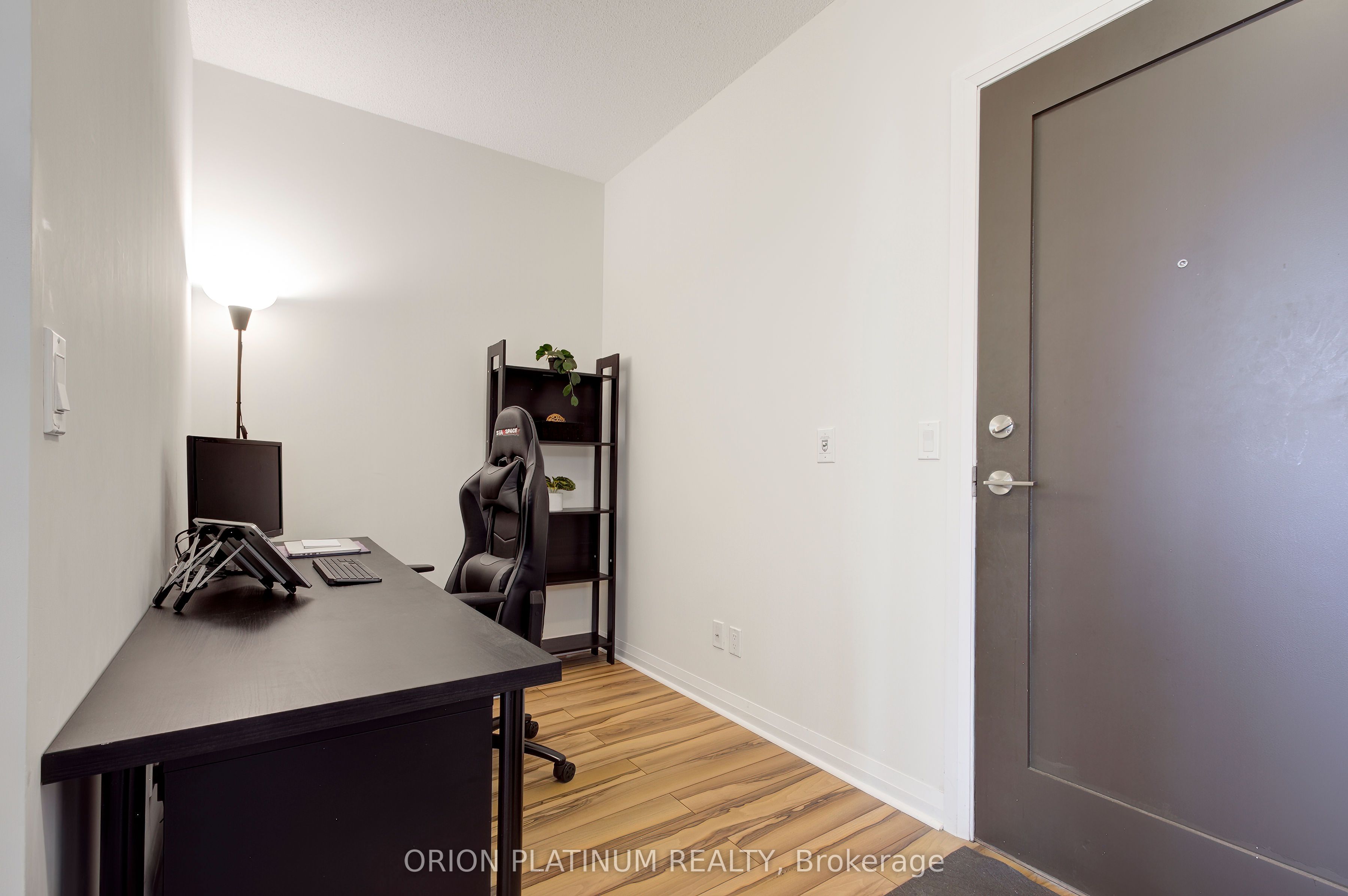 55 Eglinton Avenue 2003, Mississauga, ON L5R 0E4 photo 4