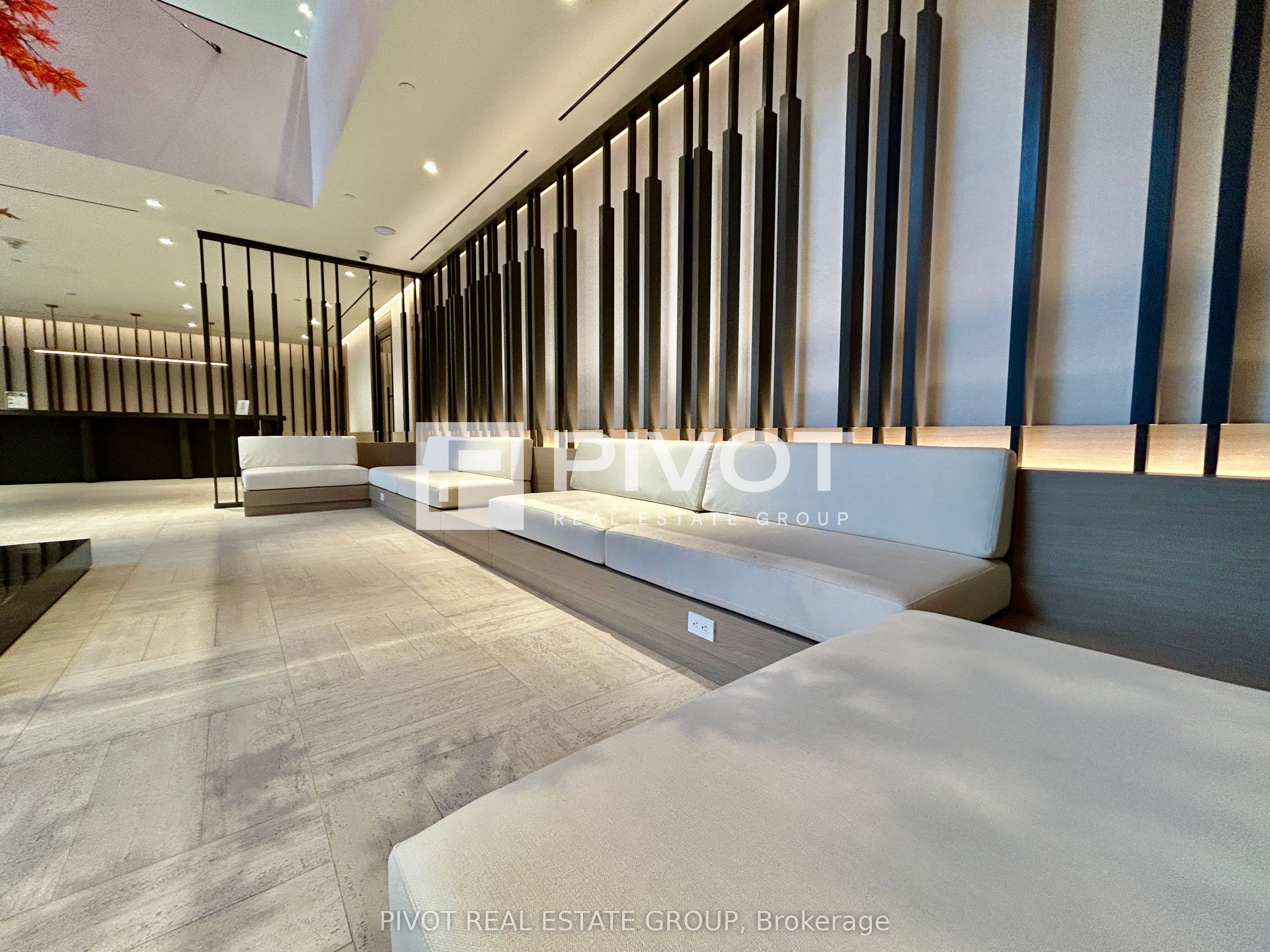 4015 The Exchange 2111, Mississauga, ON L5B 0N9 photo 3
