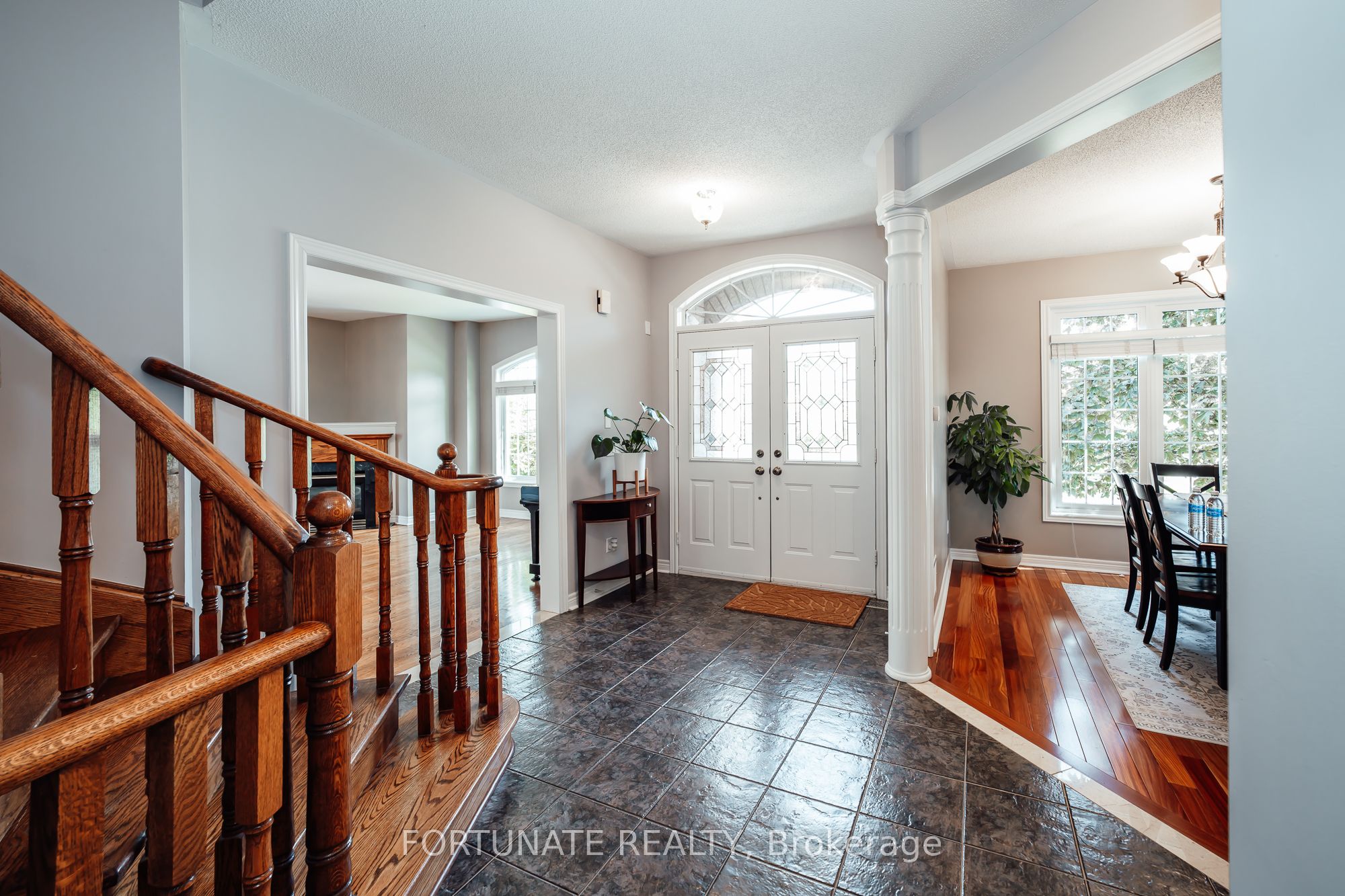 2071 Pinevalley Crescent, Oakville, ON L6H 6L8 photo 5