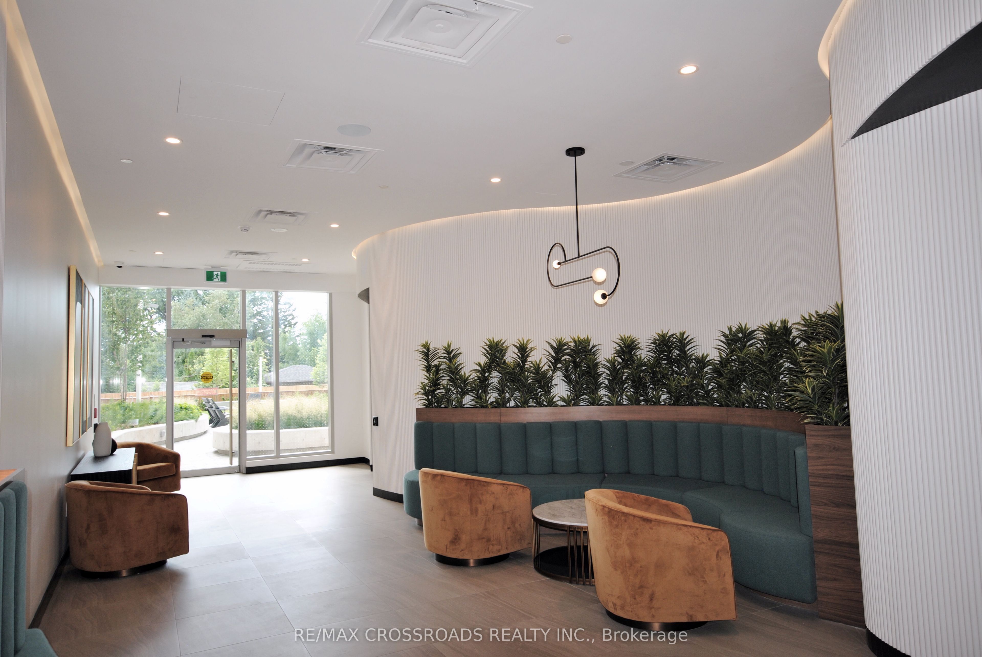 689 The Queensway Drive 516, Toronto, ON M8Y 1L1 photo 3