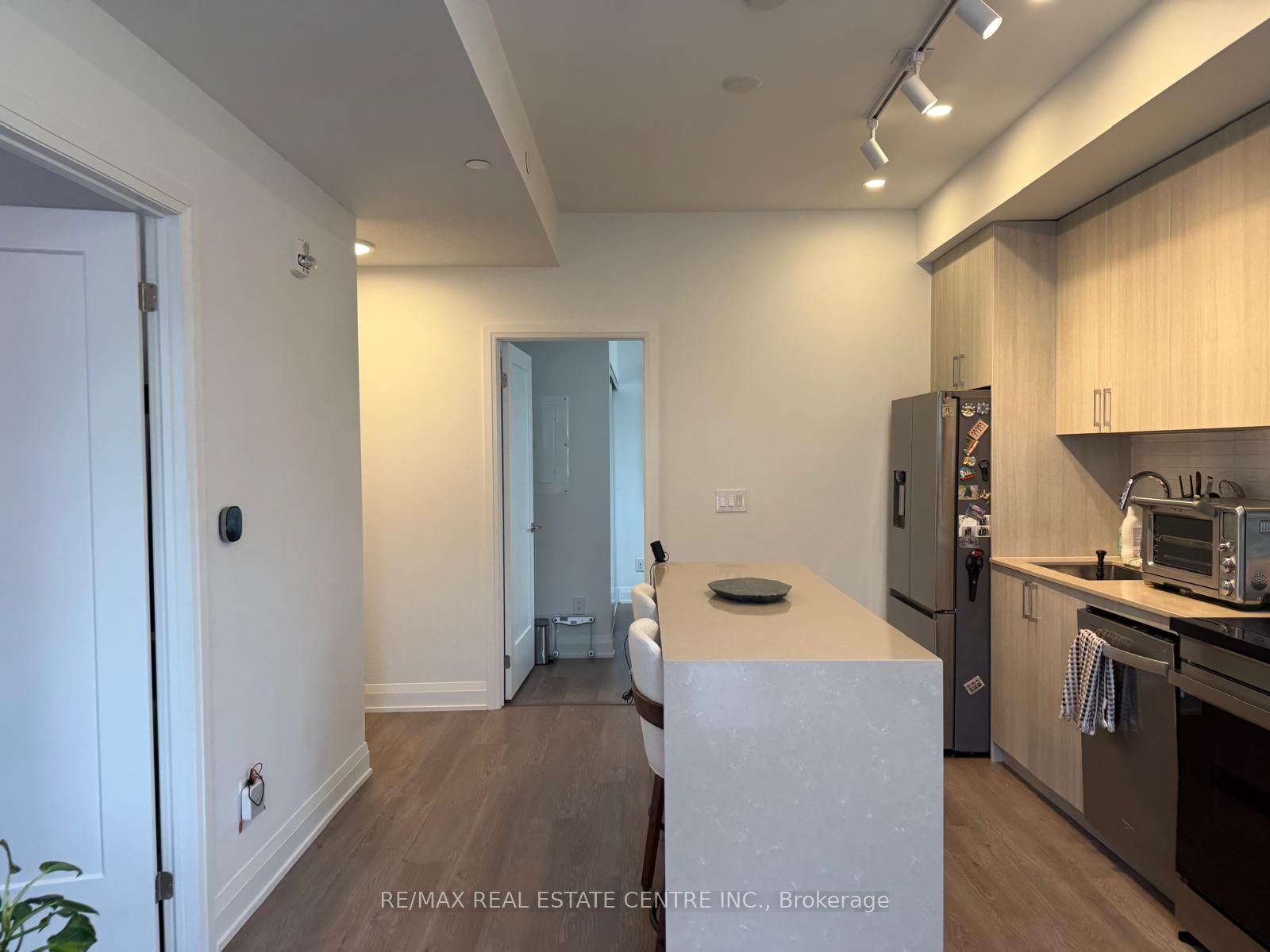 3250 Carding Mill Trail 418, Oakville, ON L6M 1L3 photo 5