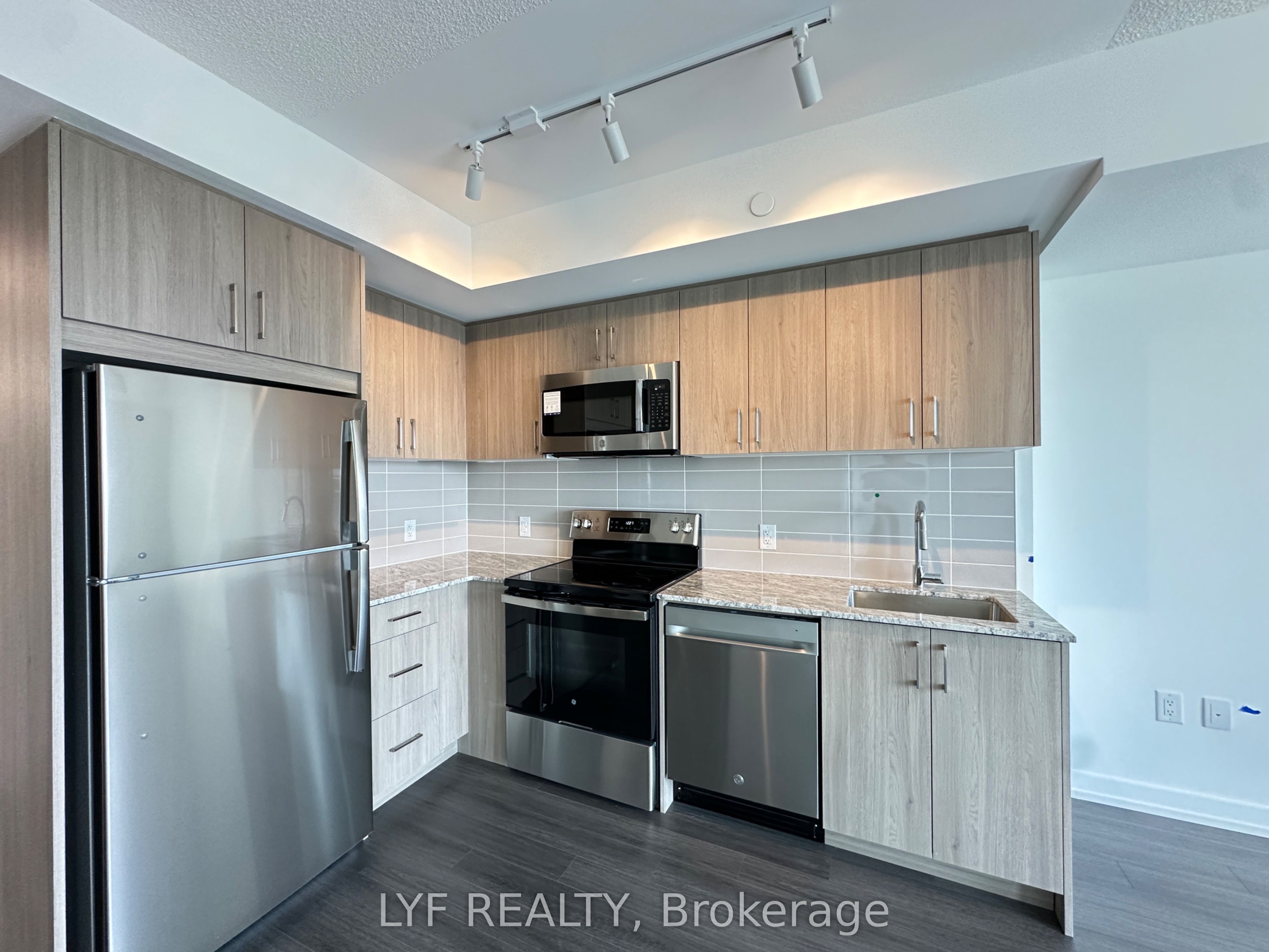 4010 Eglinton Avenue W 1209, Toronto, ON M9A 0G5 photo 5