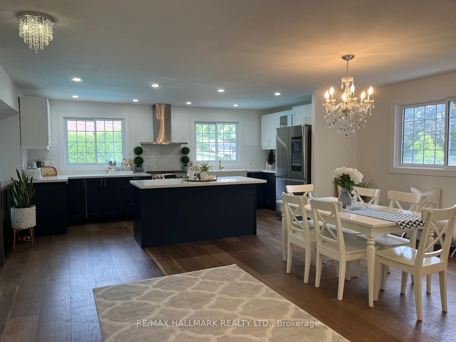 6089 Starfield Crescent, Mississauga, ON L5N 1X2 photo 3