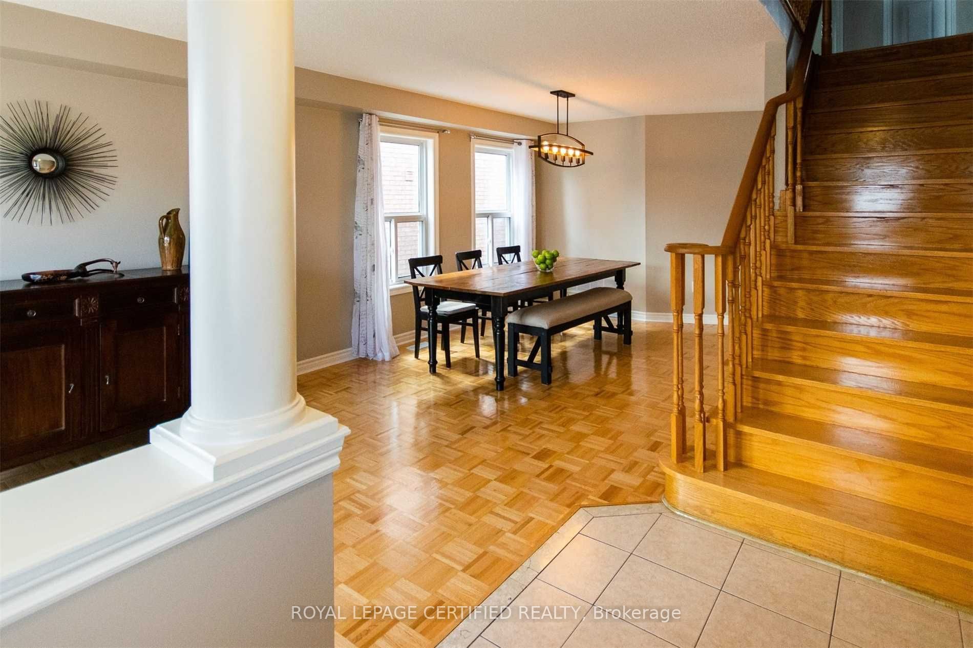 33 E Winners Circle E, Brampton, ON L7A 1W3 photo 2