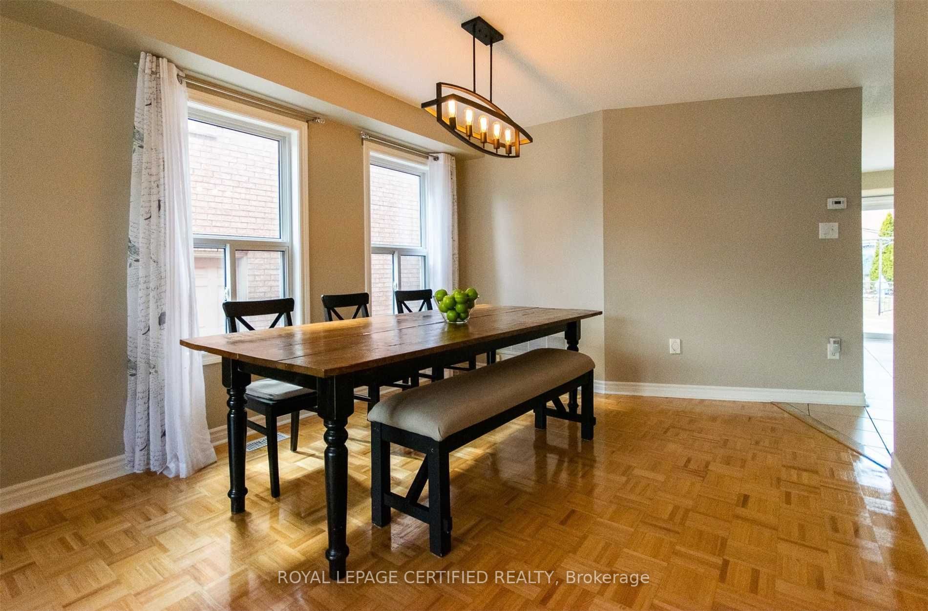 33 E Winners Circle E, Brampton, ON L7A 1W3 photo 4