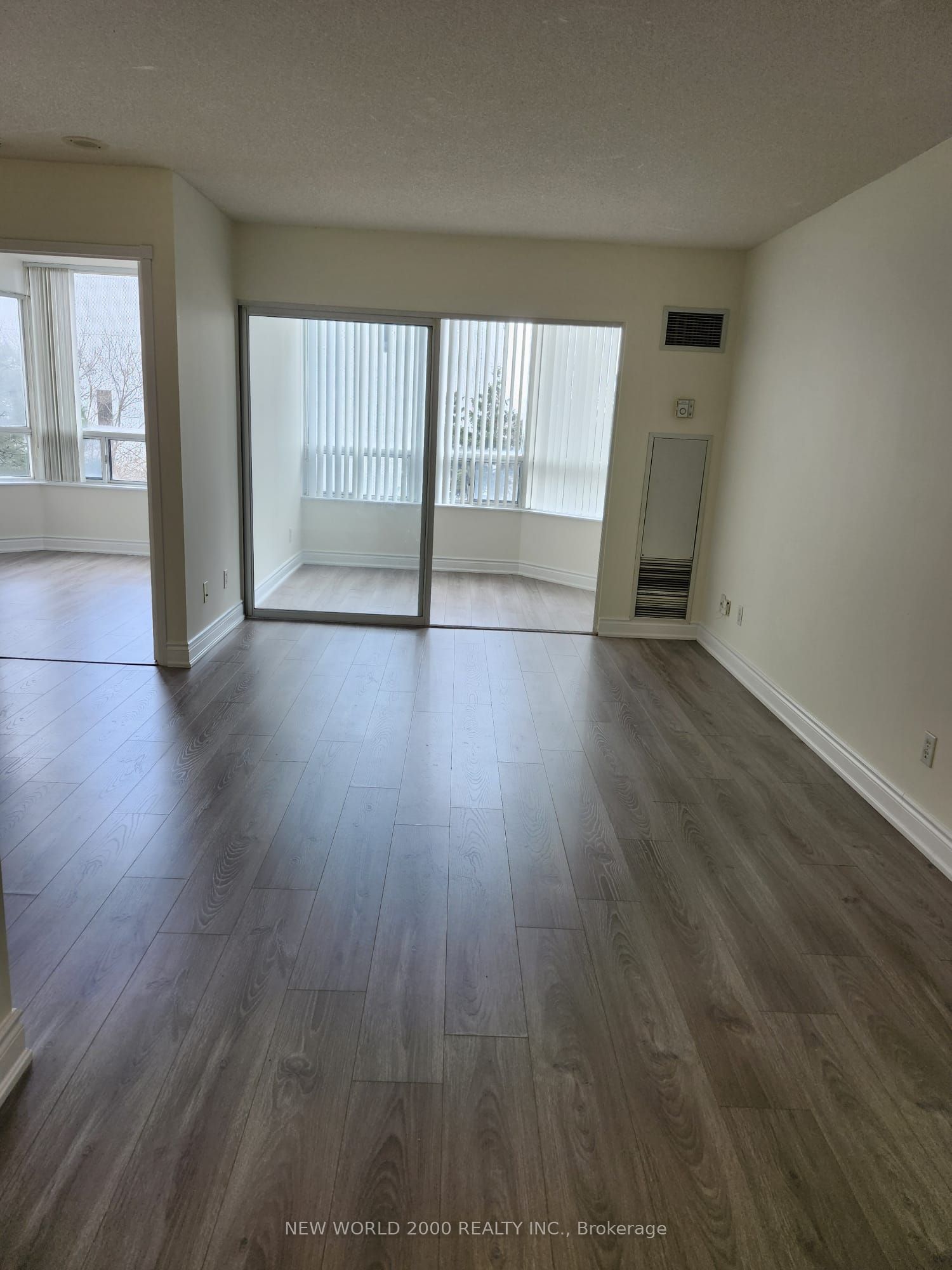 135 Hillcrest Avenue 402, Mississauga, ON L5B 4B1 photo 5