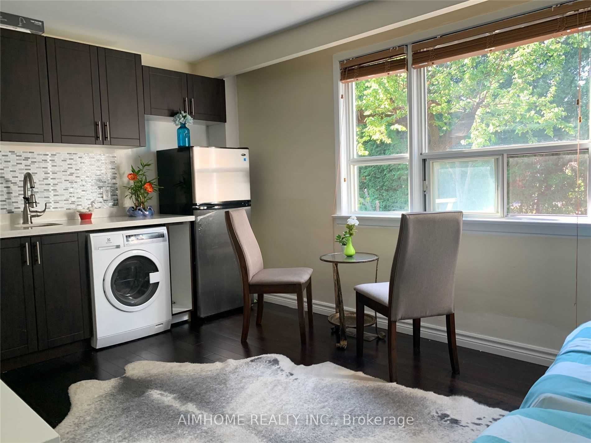 68 Claver Avenue S #1, Toronto, ON M6B 2W2 photo 3