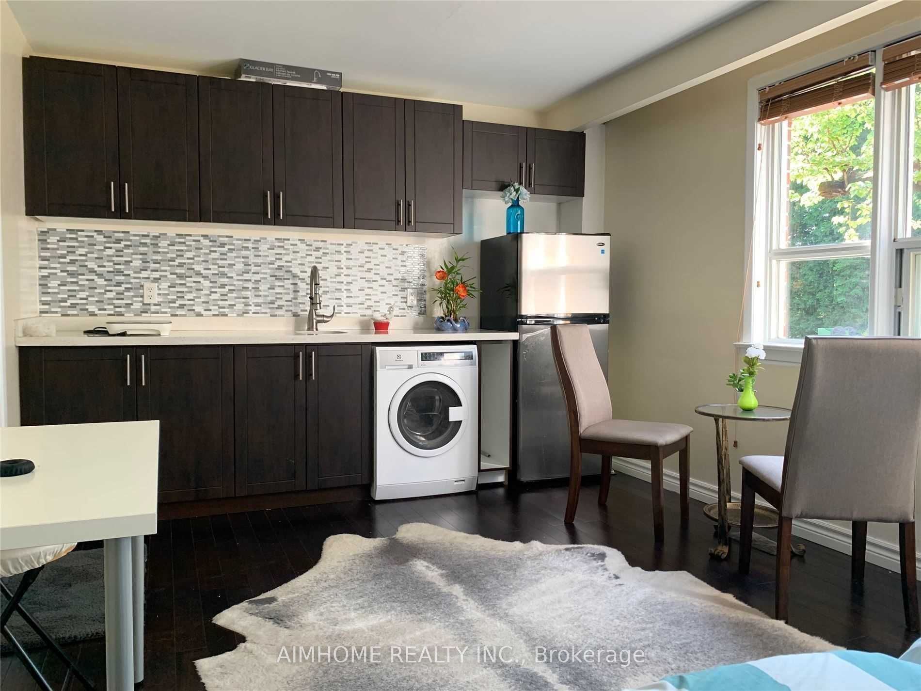 68 Claver Avenue S #1, Toronto, ON M6B 2W2 photo 4