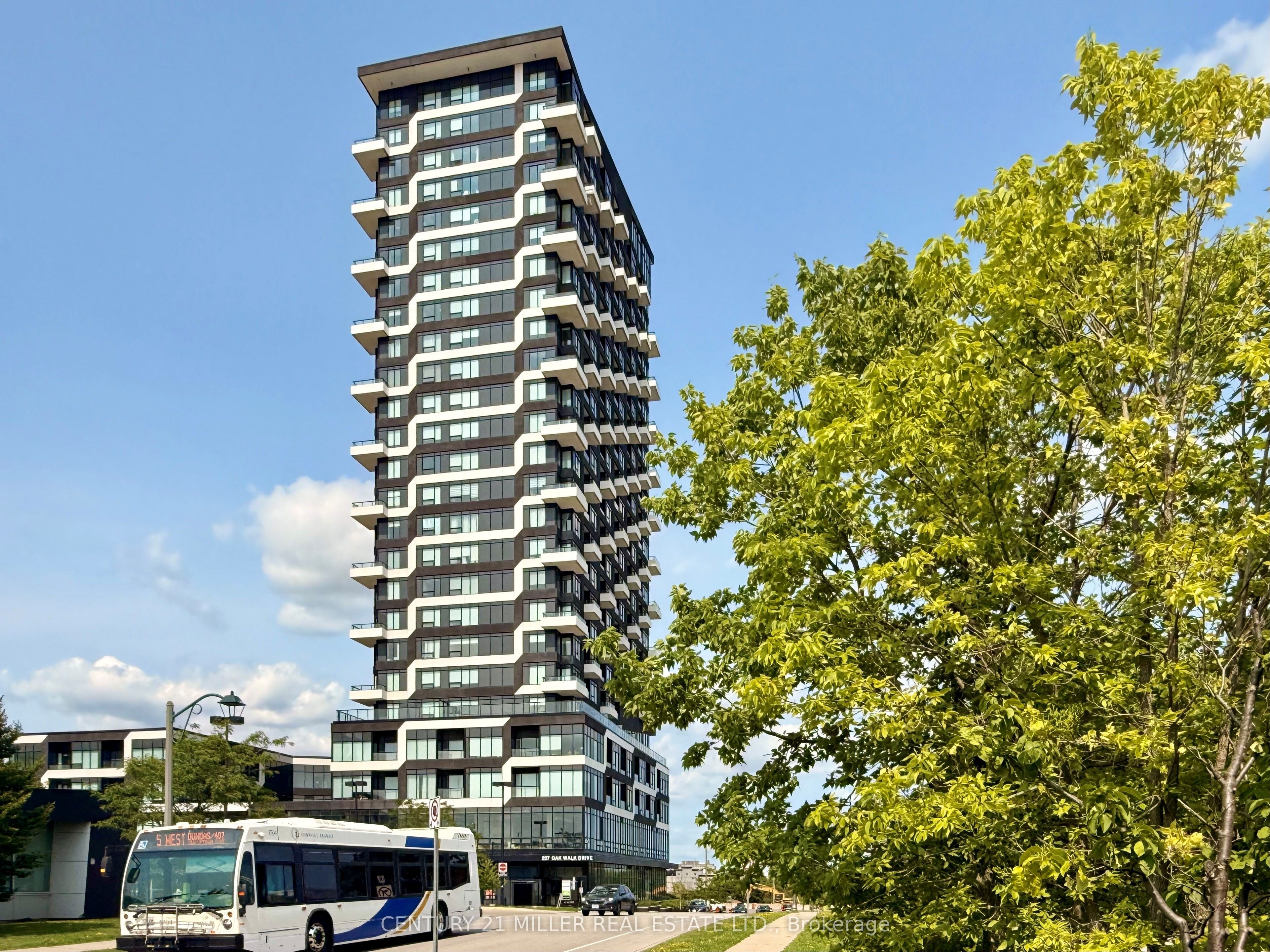 297 Oak Walk Drive 1904, Oakville, ON L6H 6Z3 photo 2