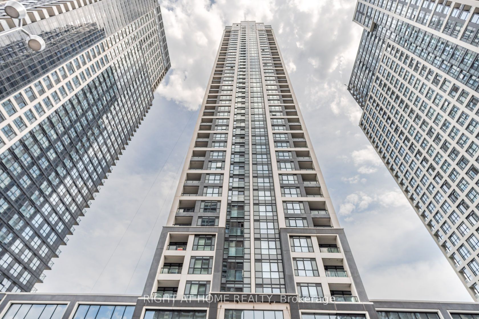 7 Mabelle Avenue 4001, Toronto, ON M9A 4X7 photo 2