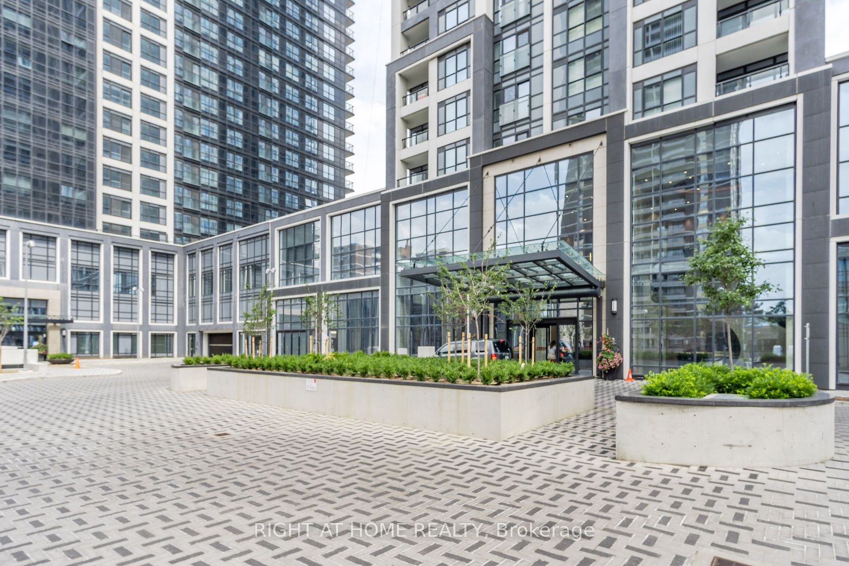 7 Mabelle Avenue 4001, Toronto, ON M9A 4X7 photo 3