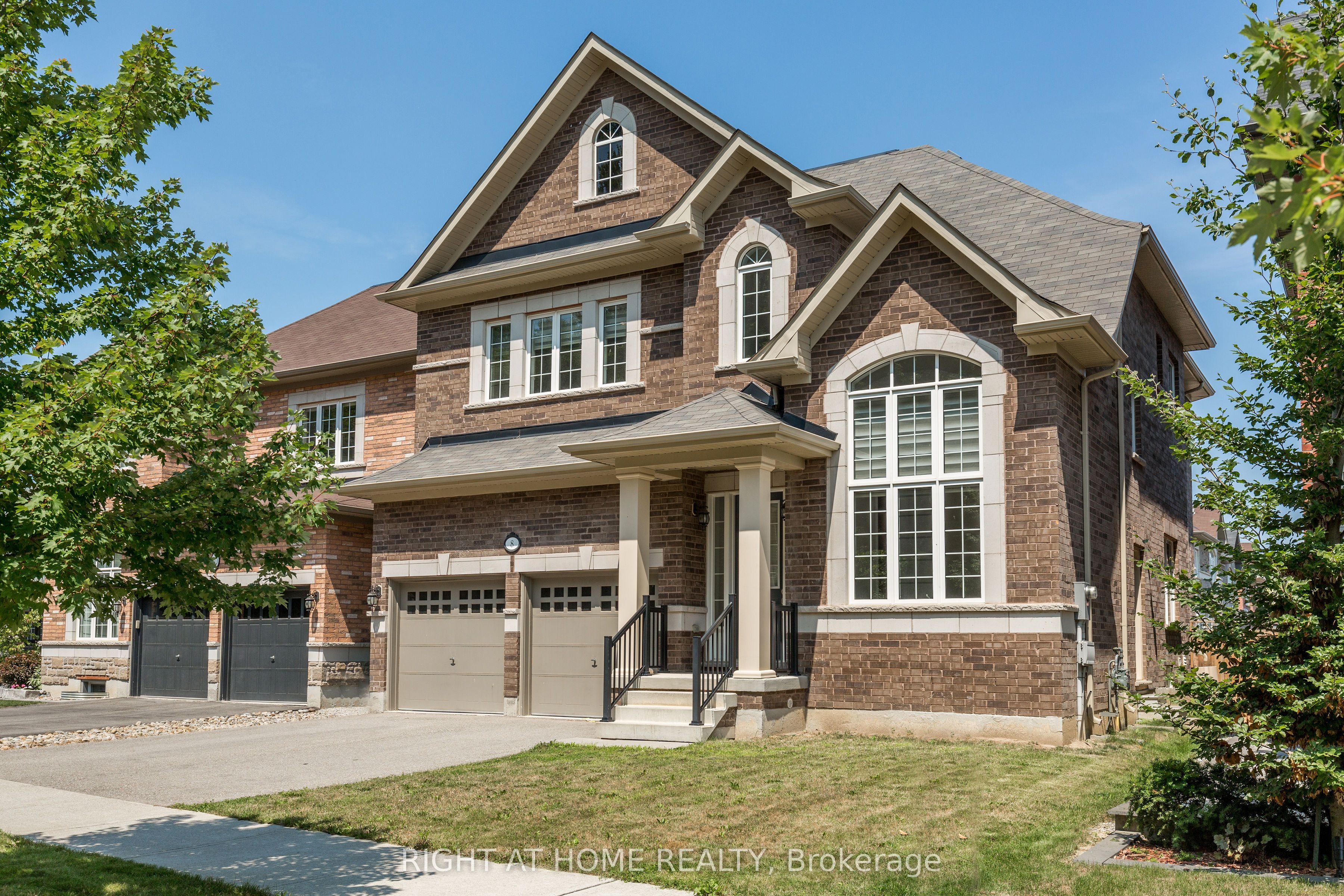 8 Monarch Drive, Halton Hills, ON L7G 0H9 photo 4