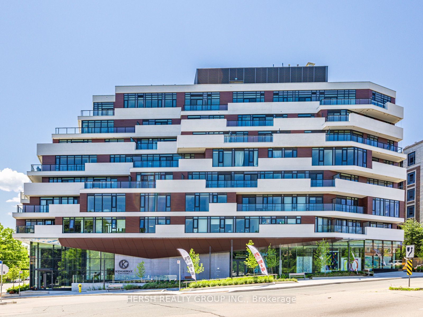160 Kingsway Crescent 411, Toronto, ON M8X 0B5