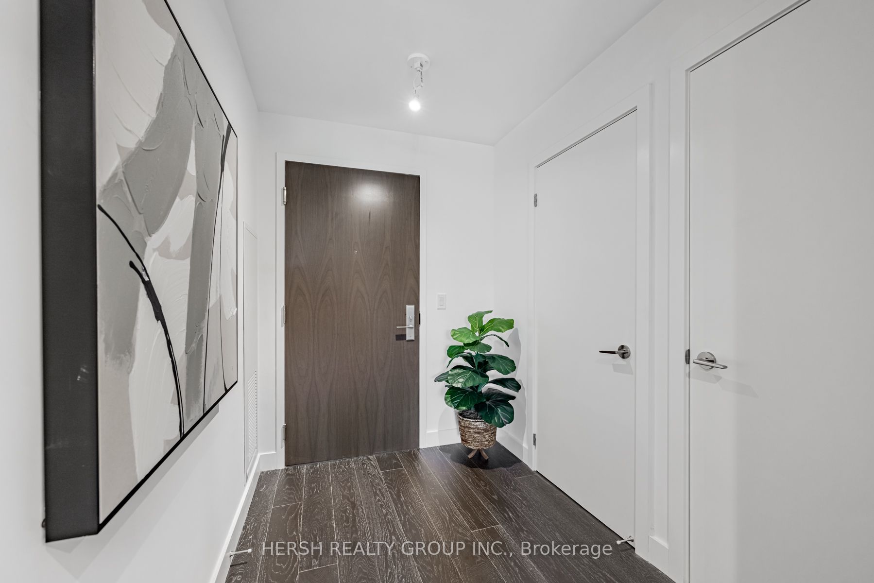 160 Kingsway Crescent 310, Toronto, ON M8X 0B5