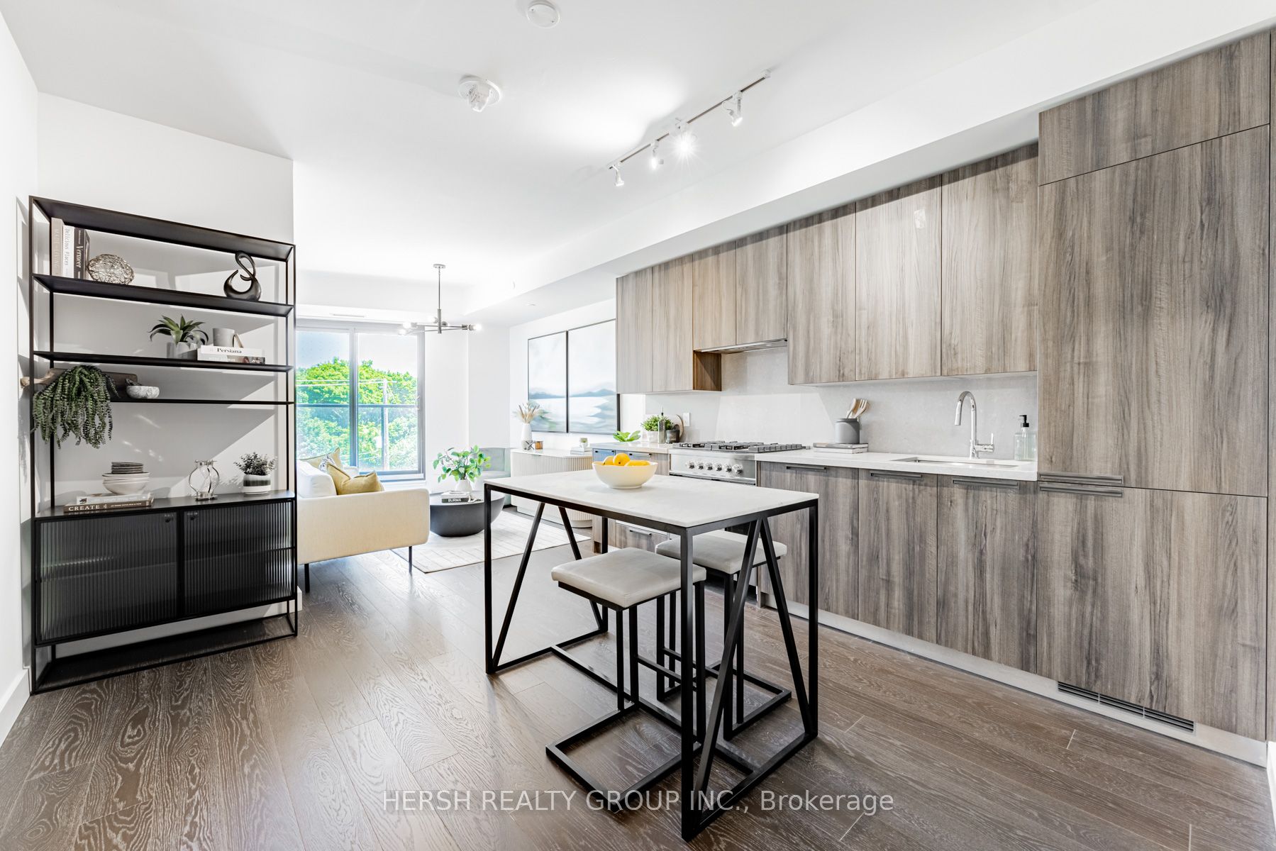 160 Kingsway Crescent 310, Toronto, ON M8X 0B5 photo 4