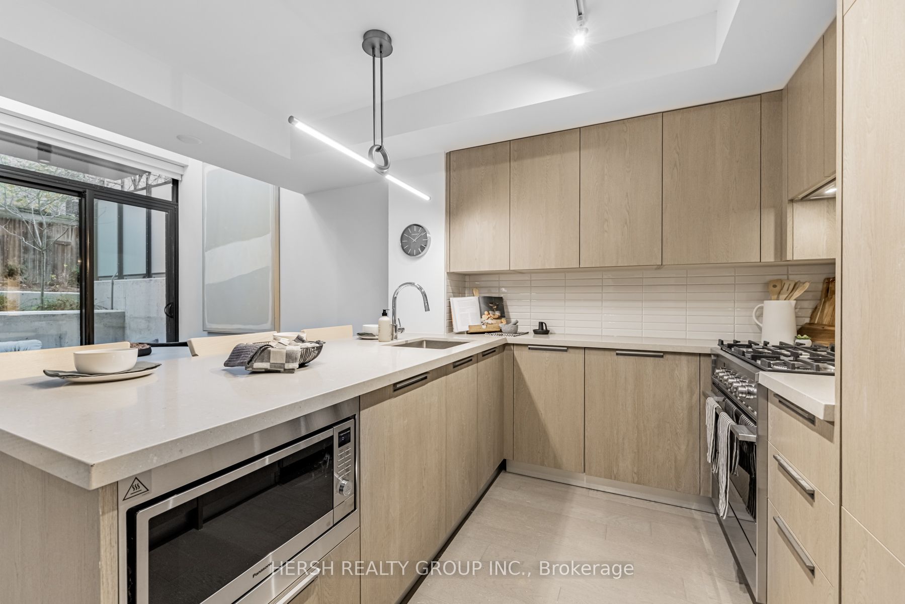 160 Kingsway Crescent 101, Toronto, ON M8X 0B5 photo 5