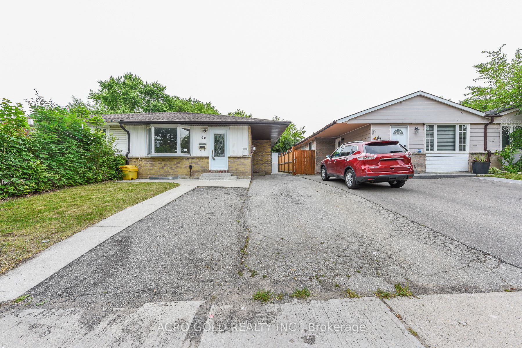 96 Archdekin Drive, Brampton, ON L6V 1Y7 photo 2
