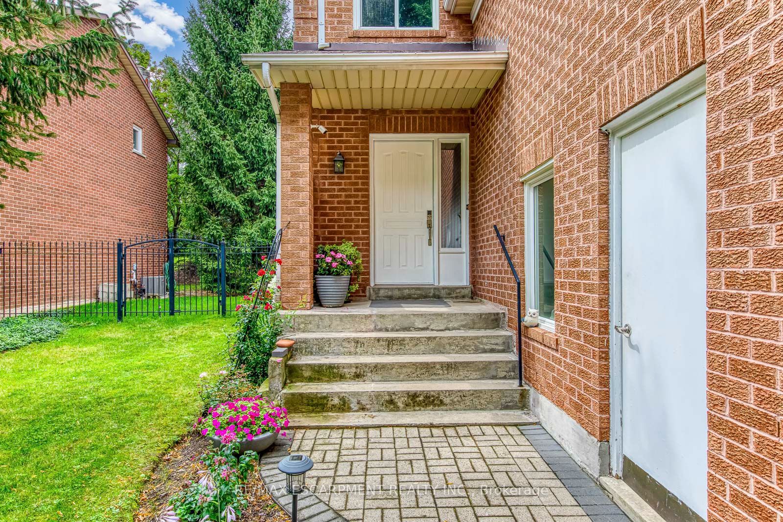 2549 Addingham Crescent, Oakville, ON L6J 7K7 photo 2