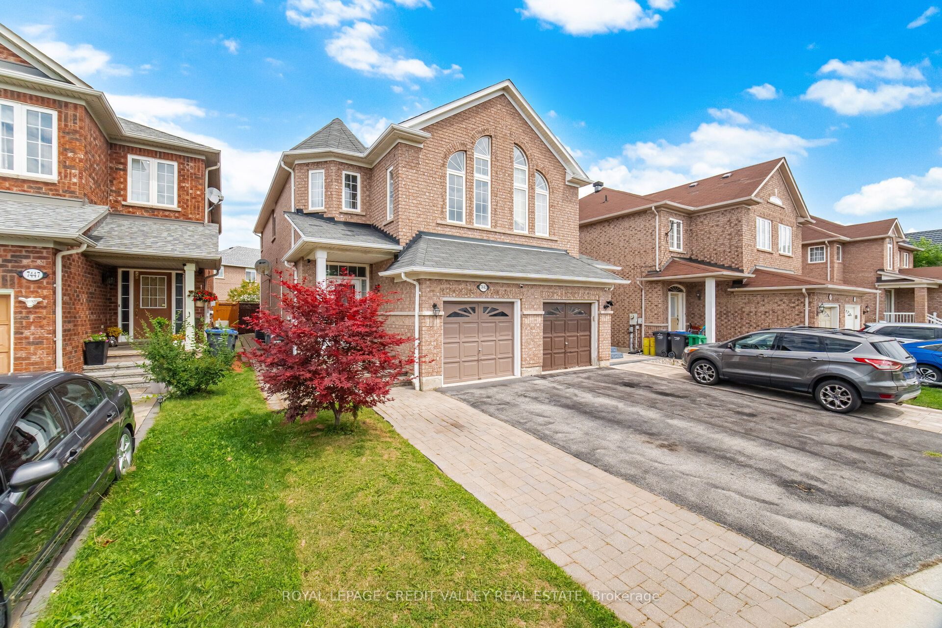 7443 Russian Olive Close, Mississauga, ON L5N 8N7 photo 2