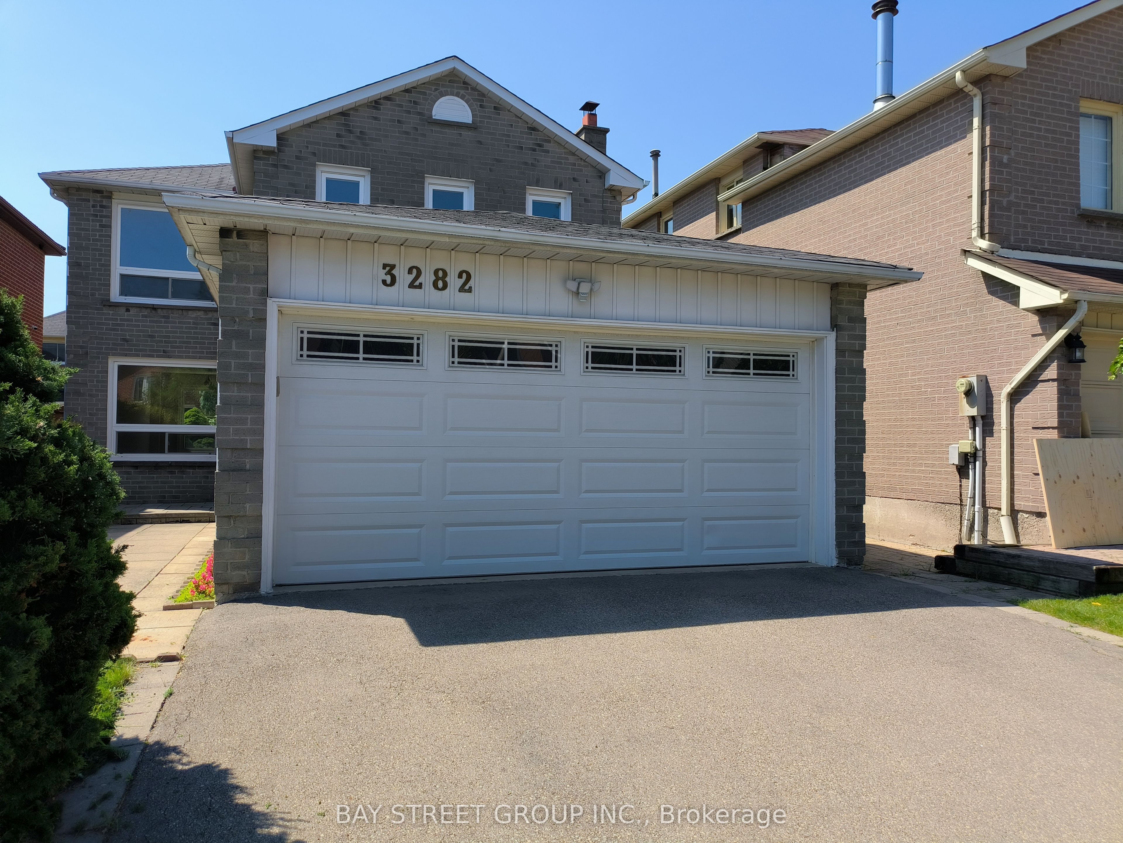 3282 Dragon Drive, Mississauga, ON L5B 3G7 photo 2