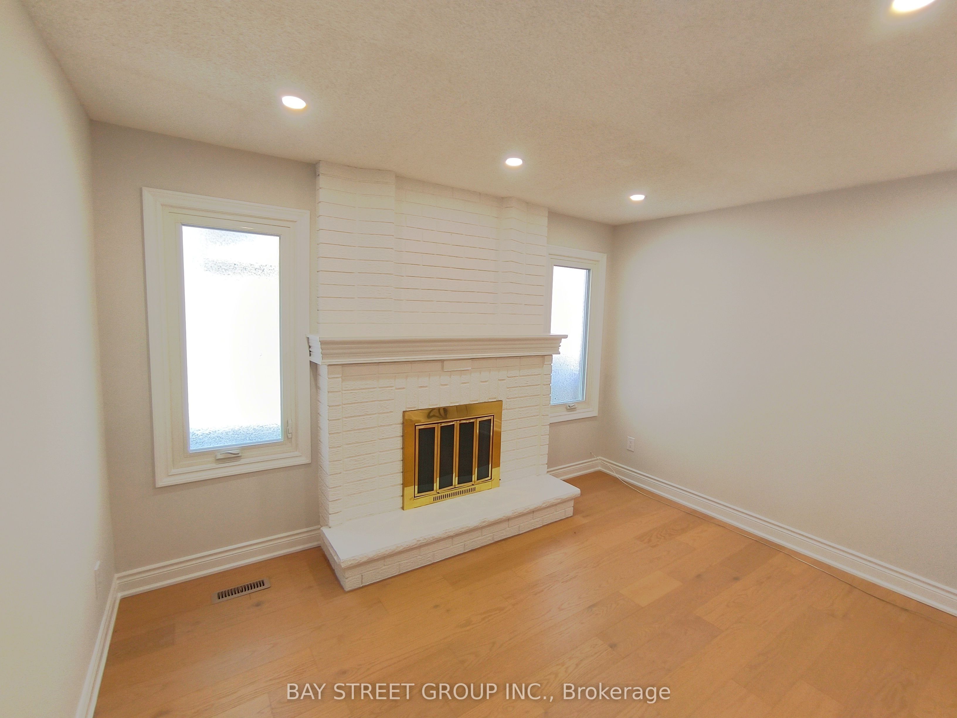 3282 Dragon Drive, Mississauga, ON L5B 3G7 photo 4