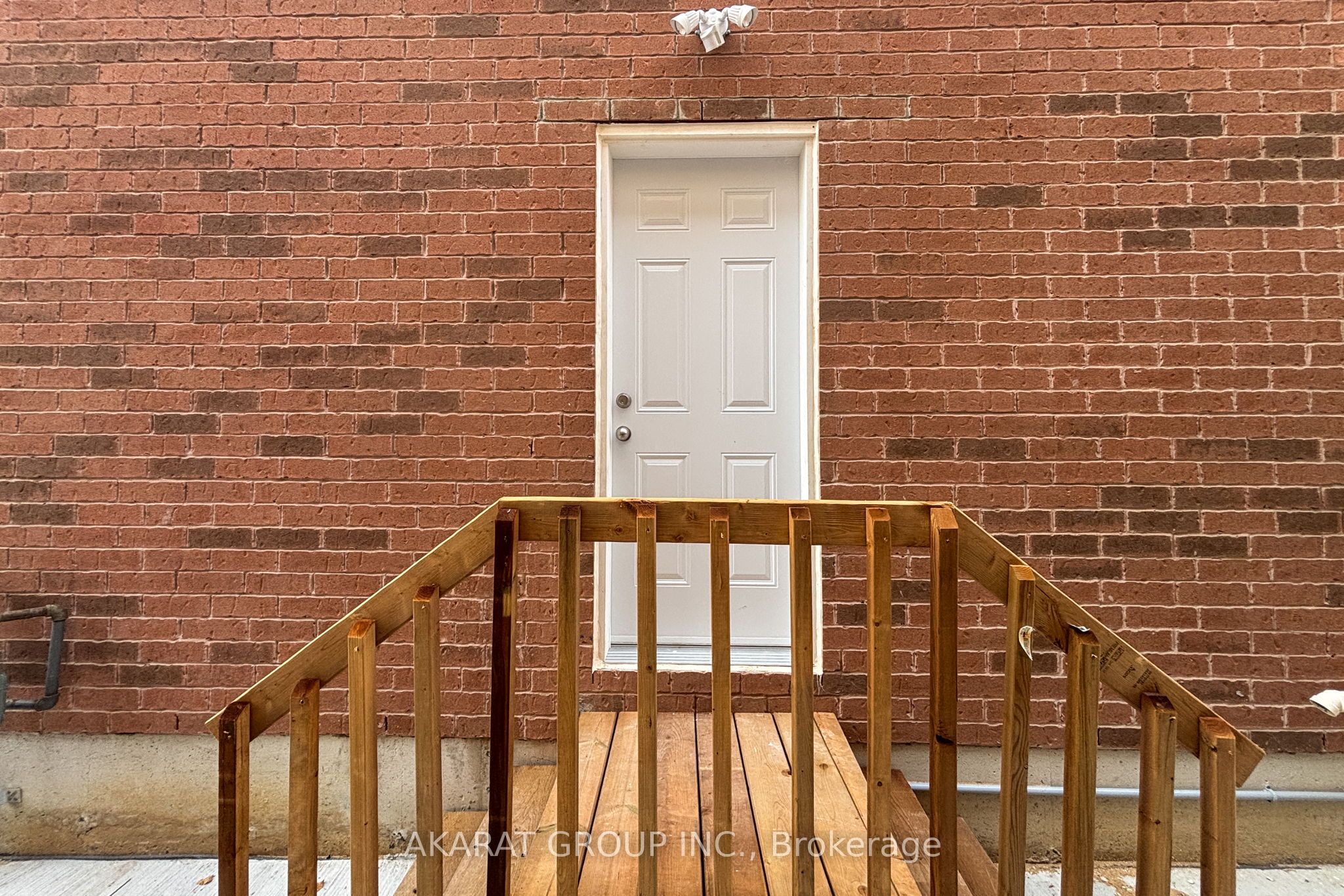 5463 Fudge Terrace Basement Apt, Mississauga, ON L5M 0N1 photo 2