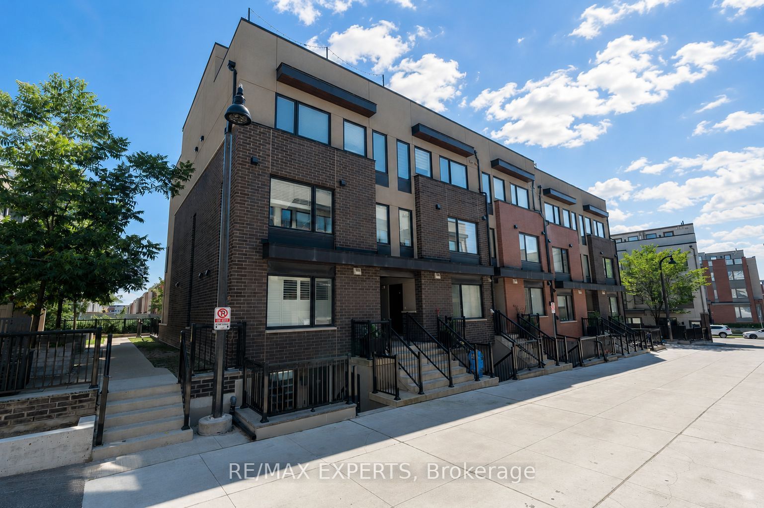 142 William Duncan Road 1, Toronto, ON M3K 0C1