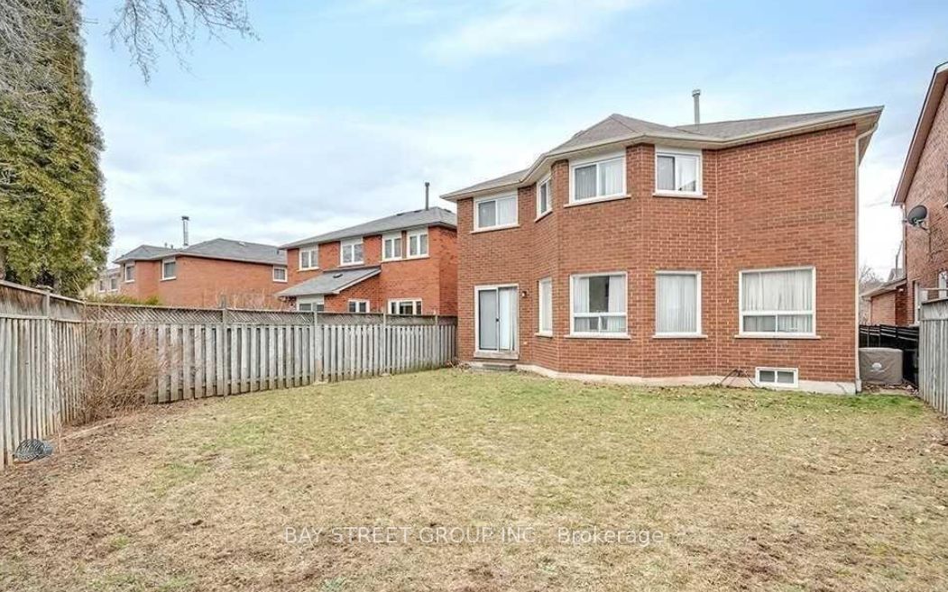 3177 Colonial Drive Upper2, Mississauga, ON L5L 5L3 photo 3