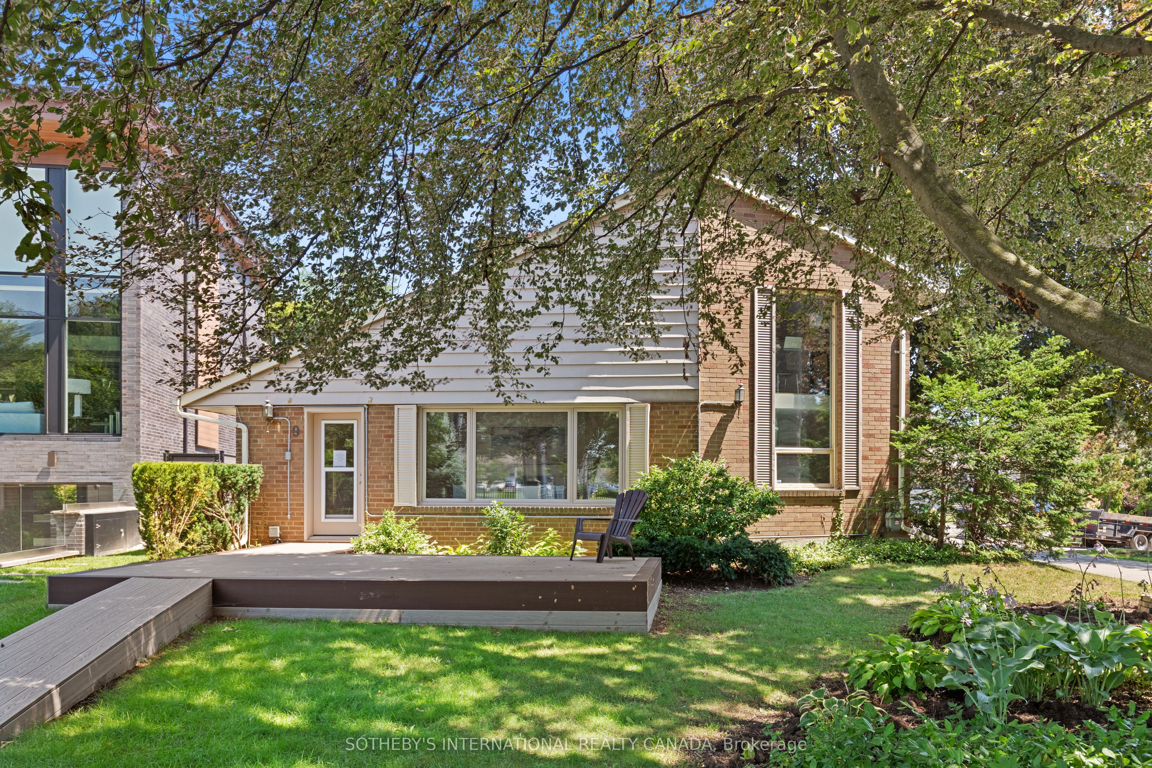 9 Babington Court, Toronto, ON M9A 1J7 photo 4