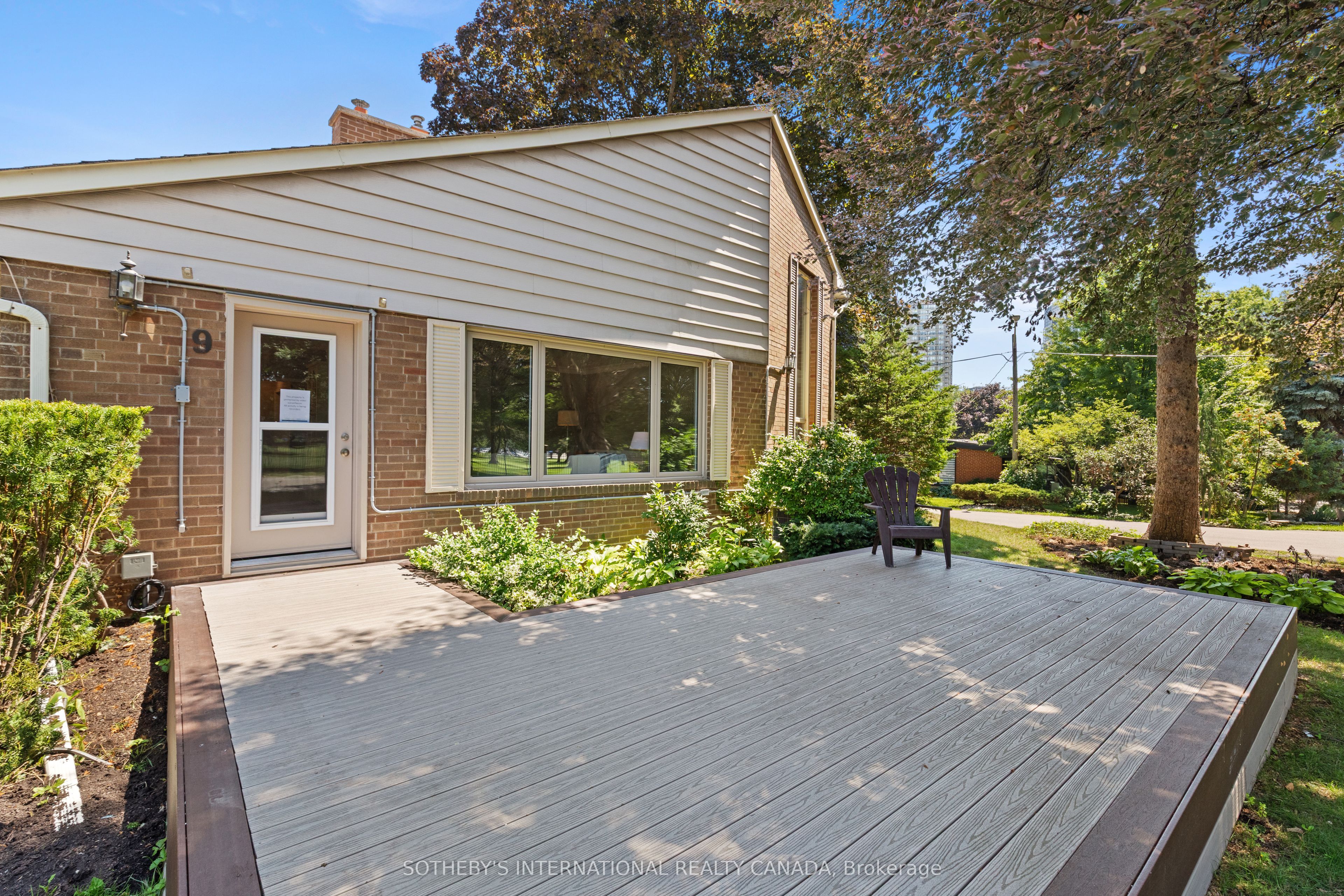 9 Babington Court, Toronto, ON M9A 1J7 photo 5