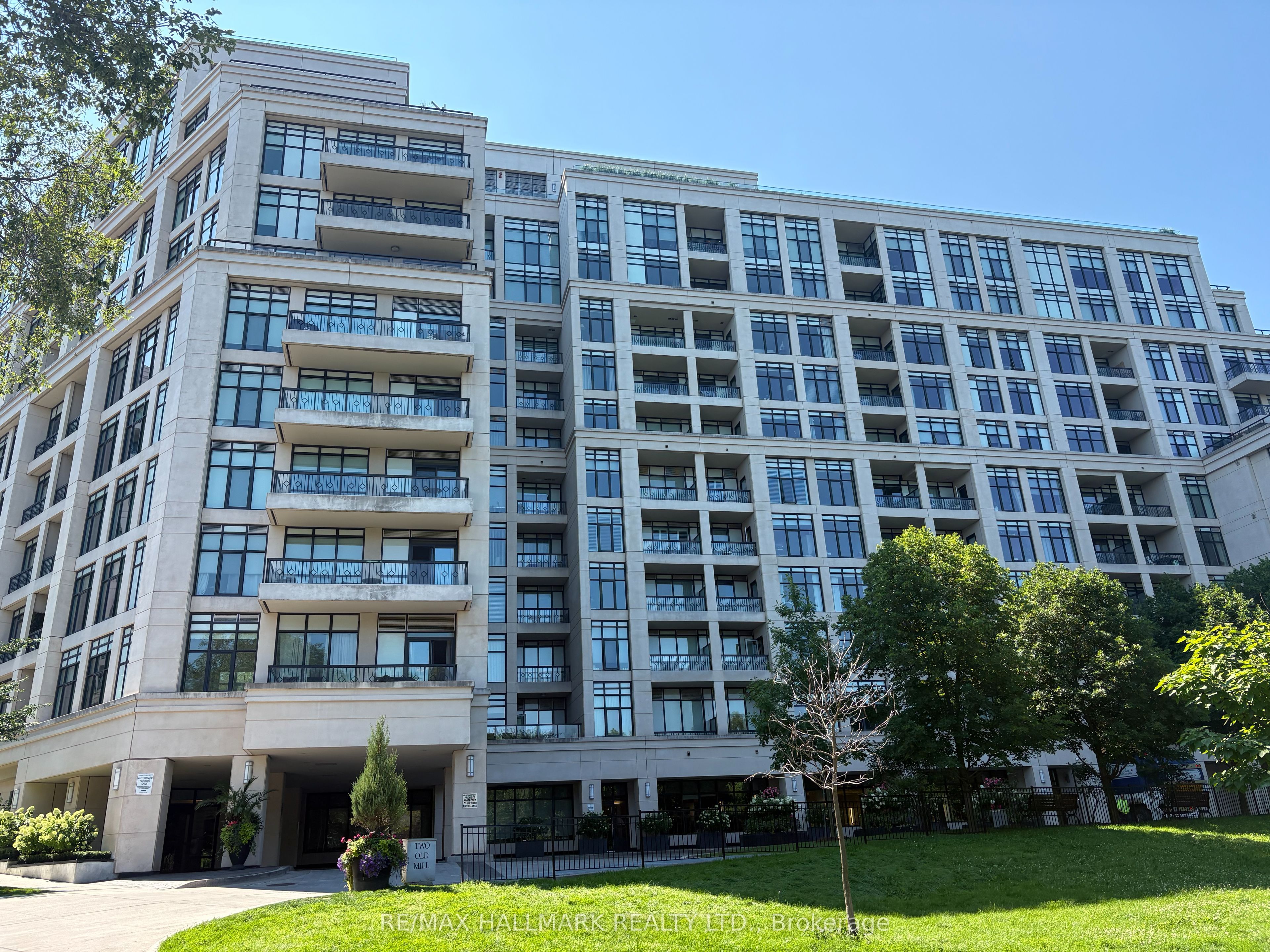 2 Old Mill Drive 711, Toronto, ON M6S 0A2