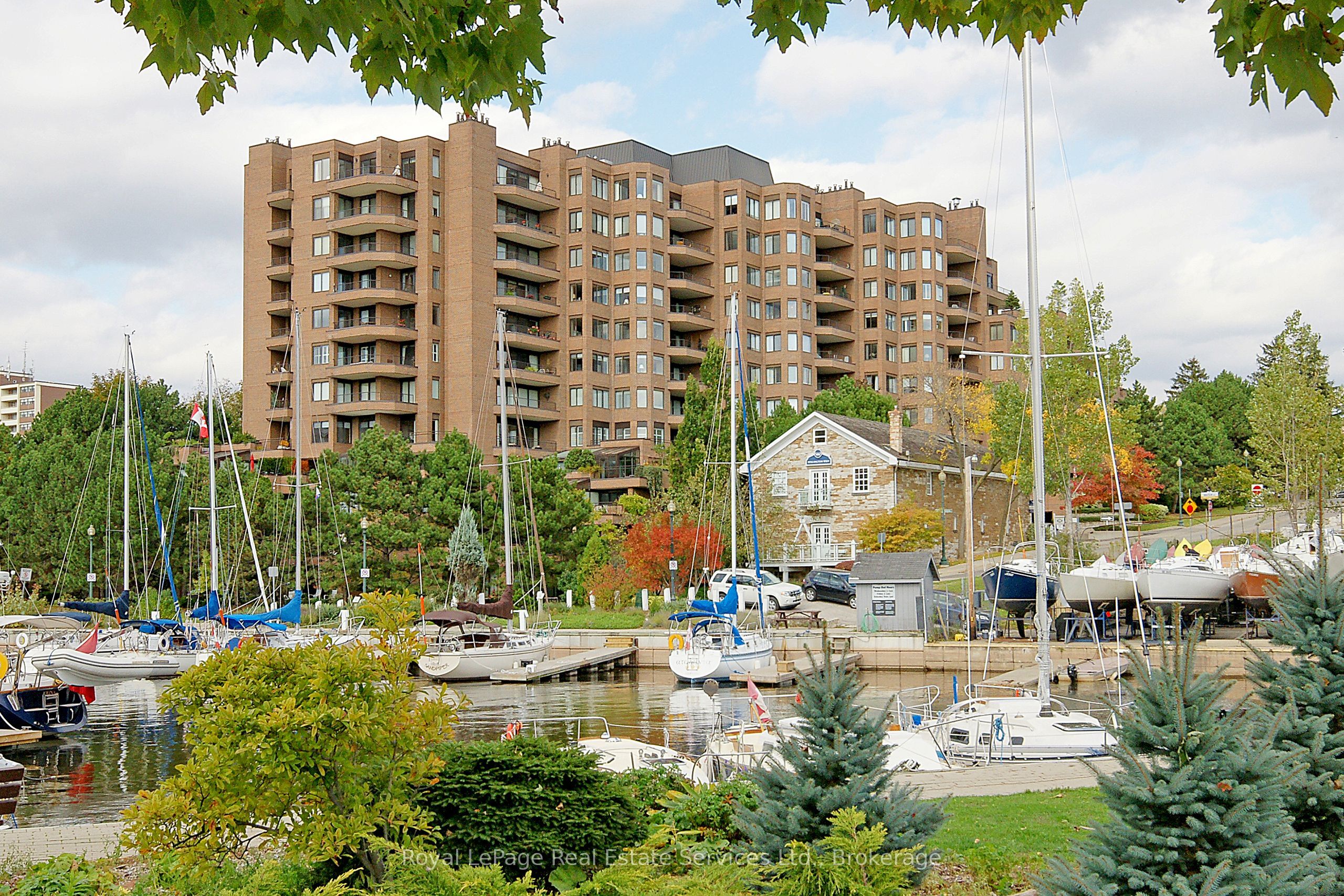 100 Lakeshore Road E 1105, Oakville, ON L6J 6M9