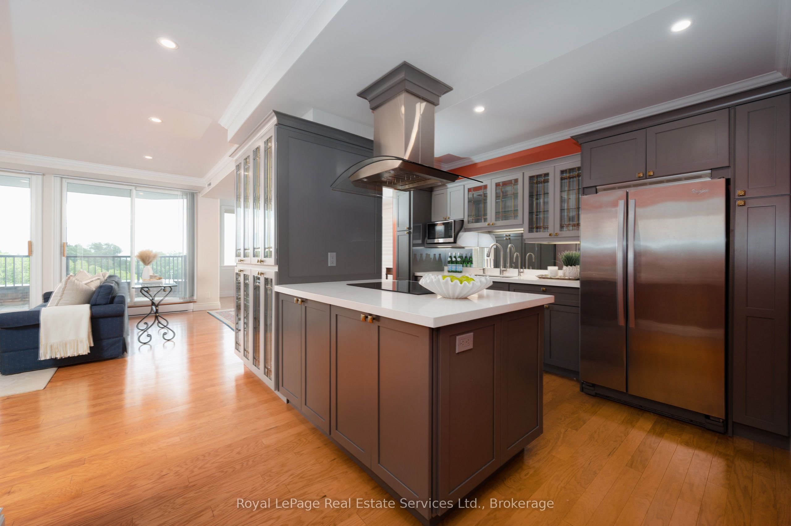 100 Lakeshore Road E 1105, Oakville, ON L6J 6M9 photo 5