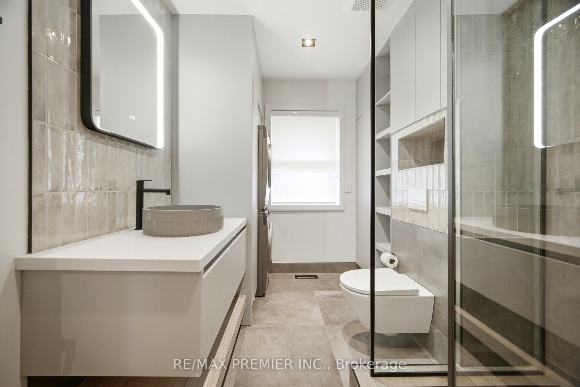 19 Jacinta Drive, Toronto, ON M6L 1H6 photo 4