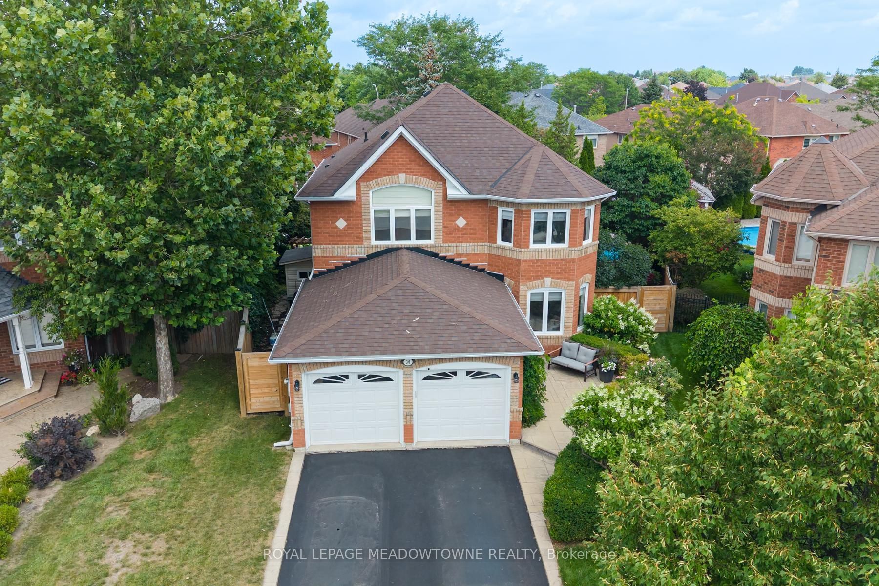 38 Chester Crescent, Halton Hills, ON L7G 5W5 photo 2