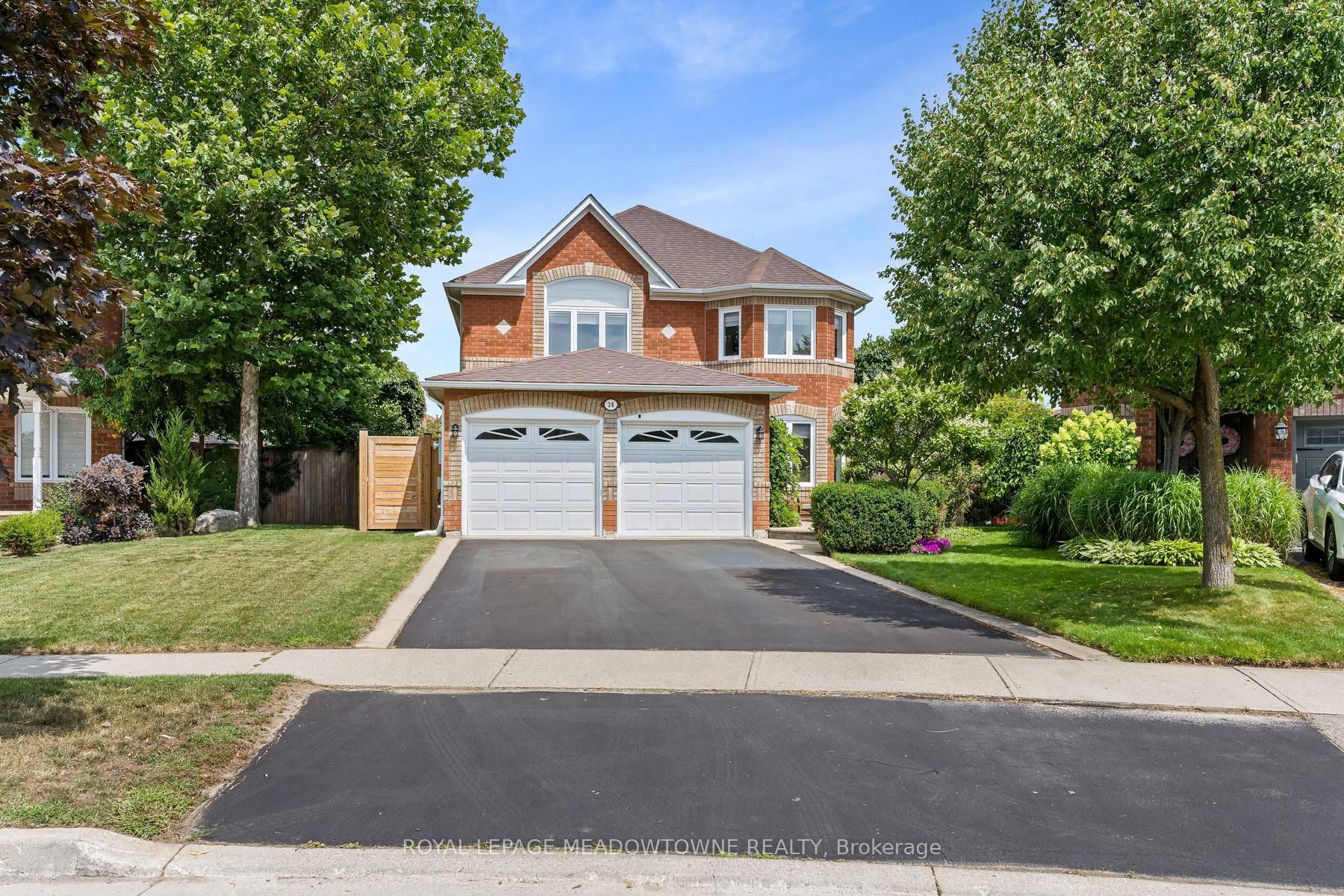 38 Chester Crescent, Halton Hills, ON L7G 5W5 photo 3