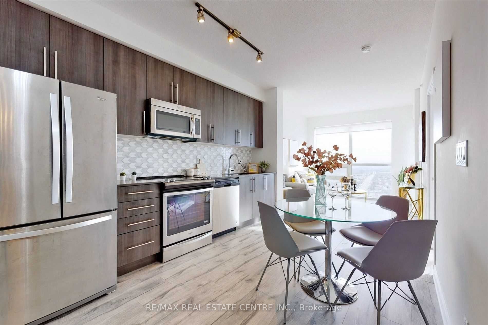 4011 Brickstone Mews 3701, Mississauga, ON L5B 0J7 photo 5