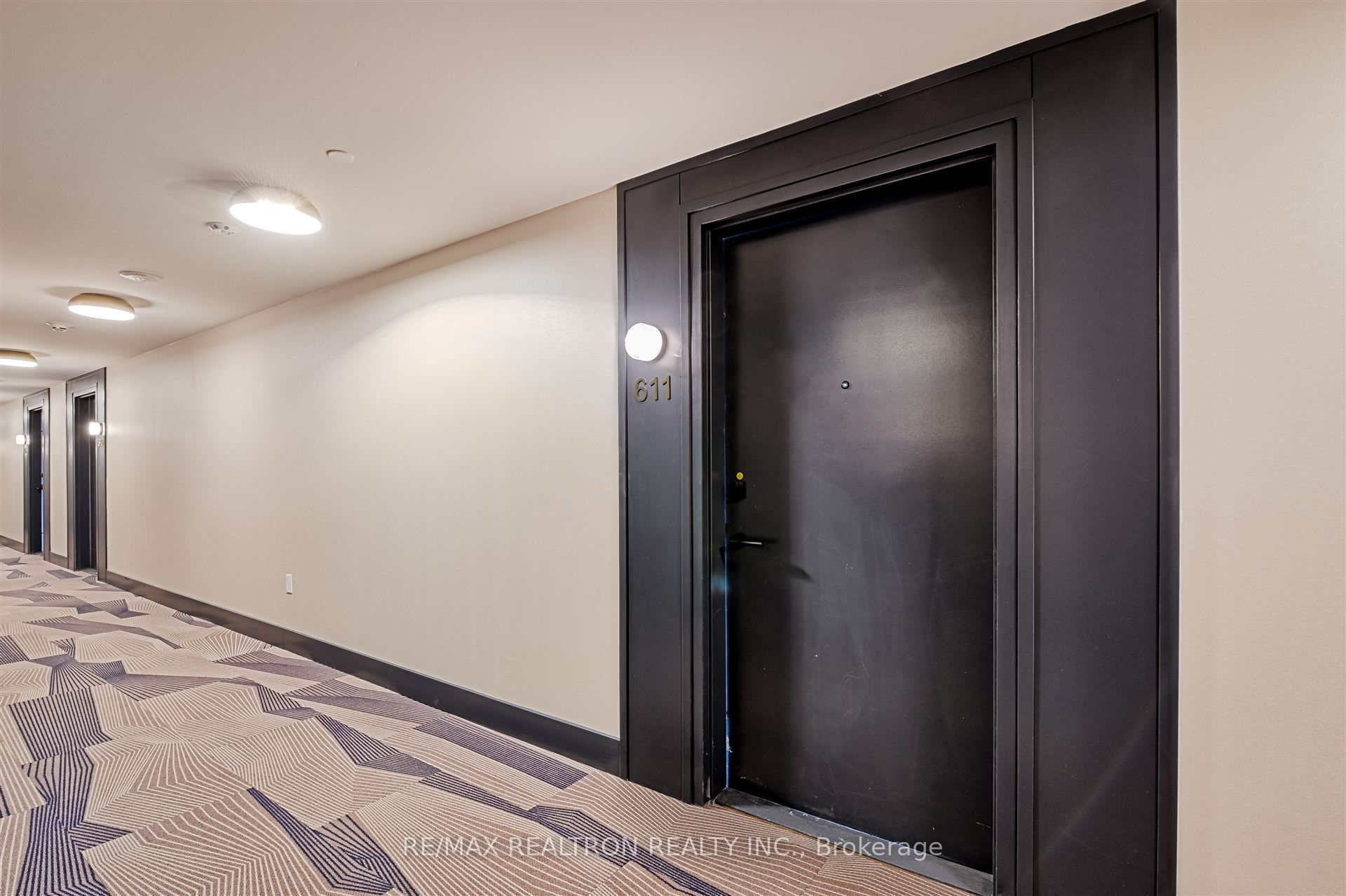2625 Dundas Street W 611, Toronto, ON M6P 0C5 photo 3