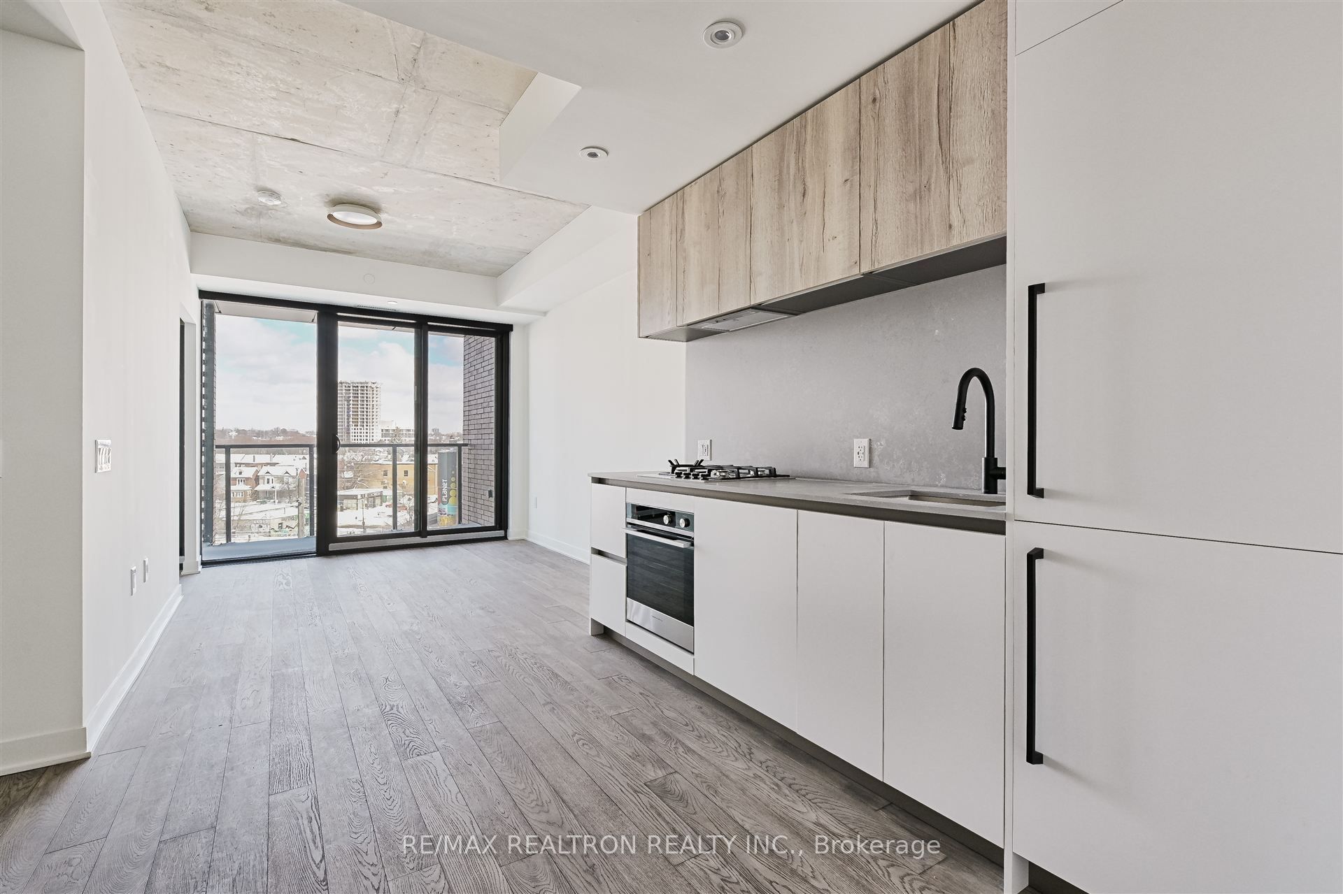 2625 Dundas Street W 611, Toronto, ON M6P 0C5 photo 5