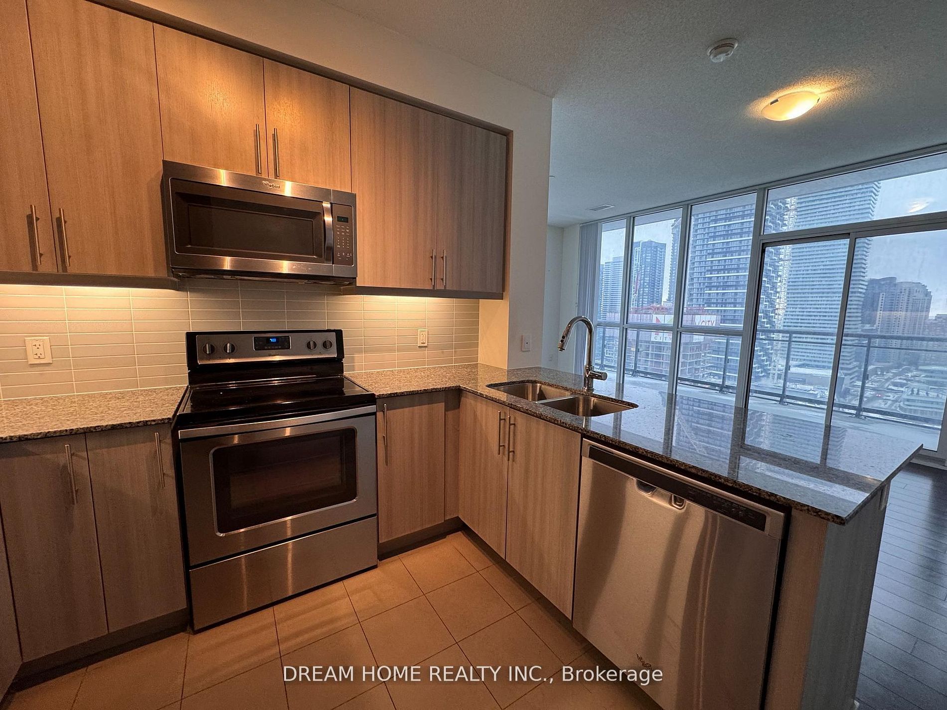 3975 Grand Park Drive 1909, Mississauga, ON L5B 0K4 photo 4
