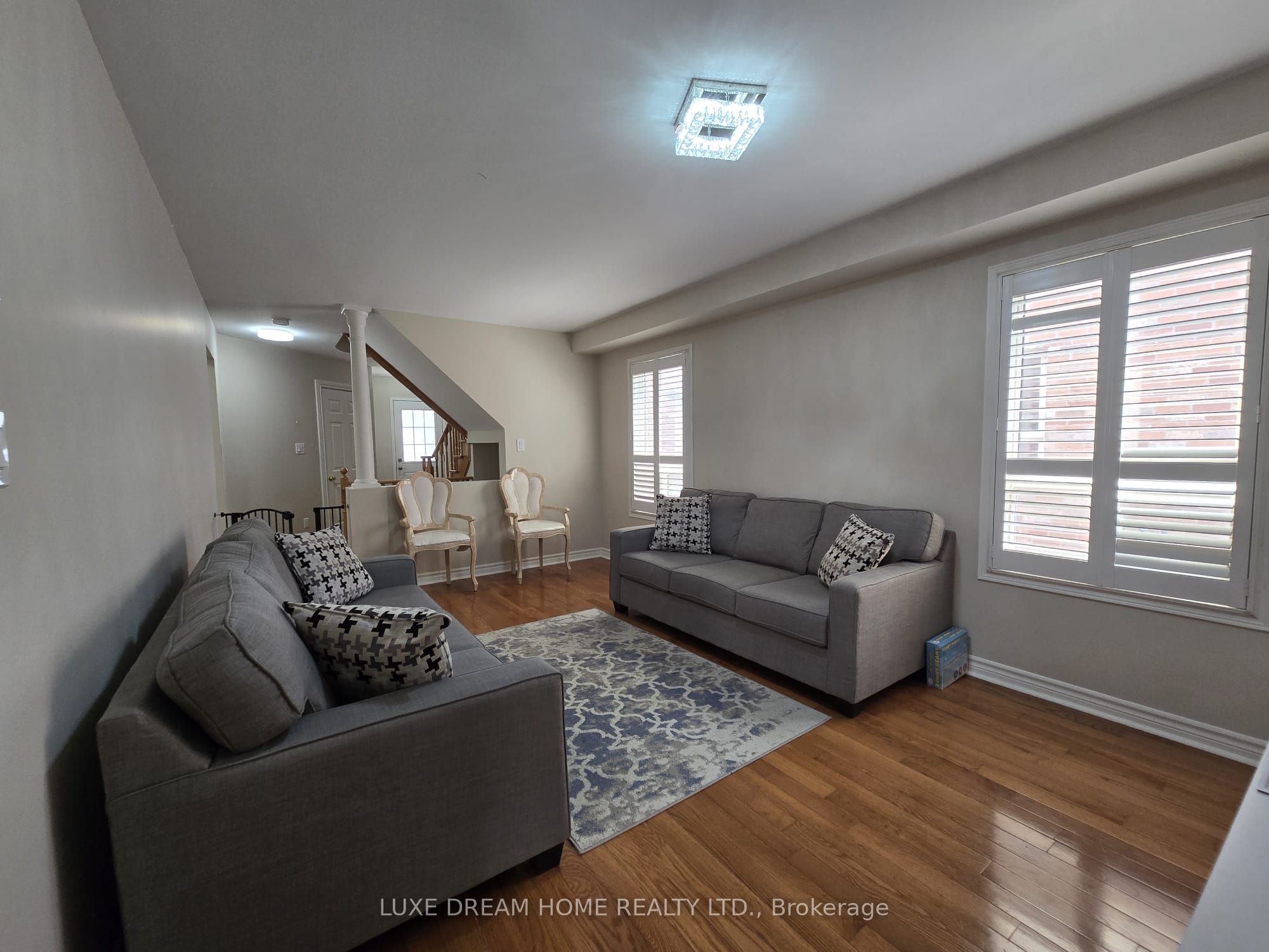 423 Huntington Ridge Drive, Mississauga, ON L5R 1P3 photo 3