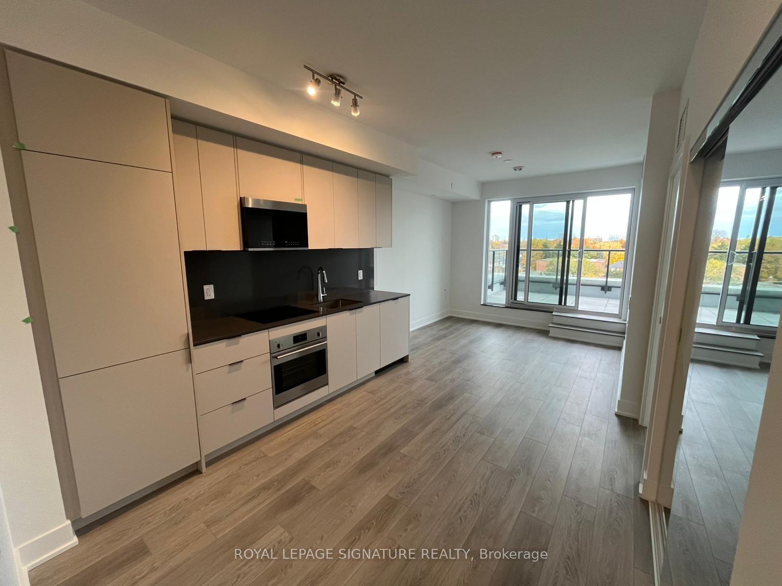 2088 James Street 504, Burlington, ON L7R 0H2 photo 3