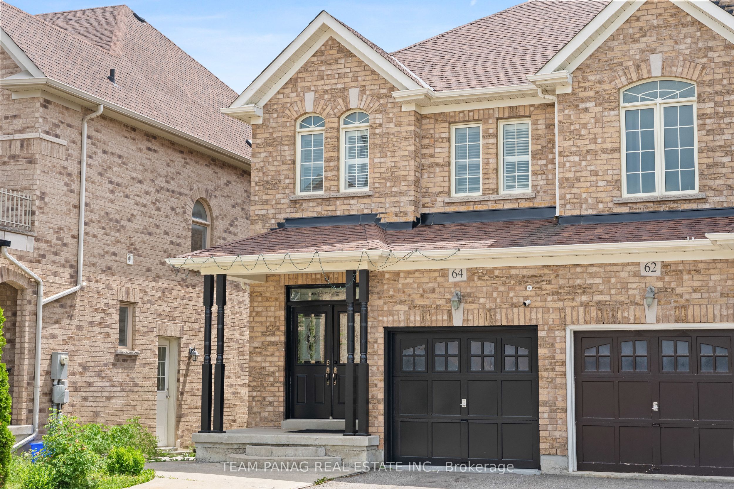 64 Clearfield Drive, Brampton, ON L6P 3J4 photo 3