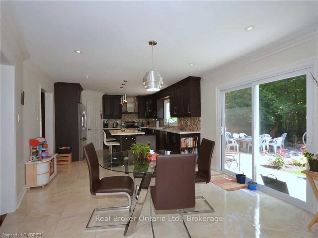 1609 Pilgrims Way, Oakville, ON L6M 2H2 photo 3