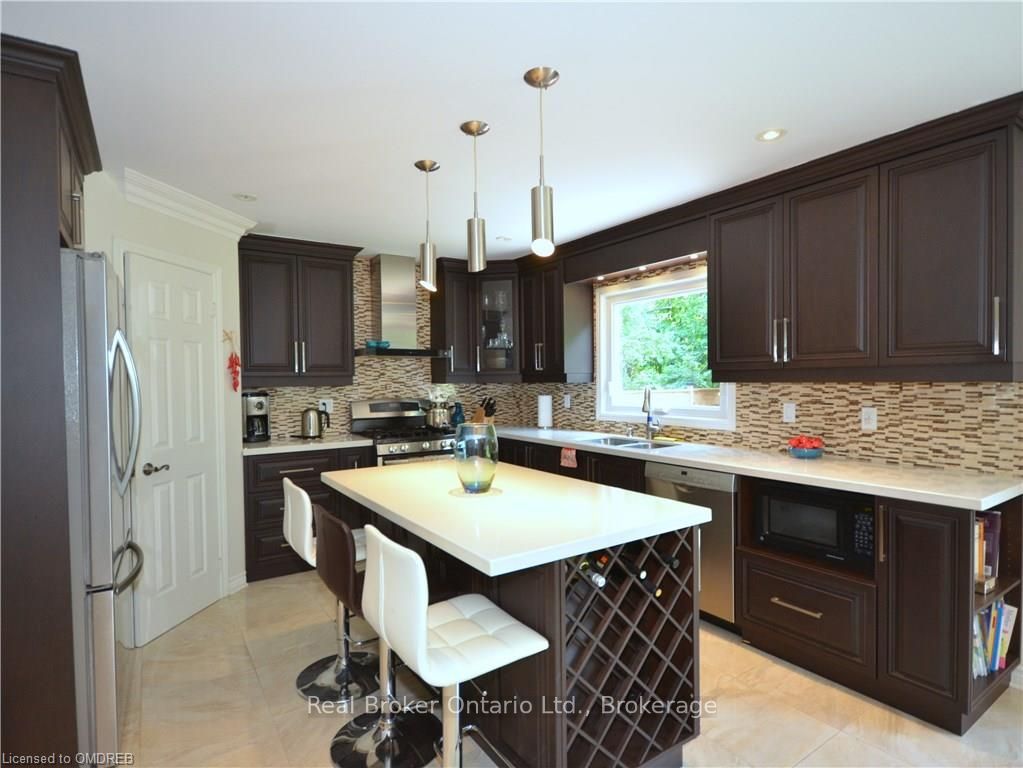 1609 Pilgrims Way, Oakville, ON L6M 2H2 photo 5