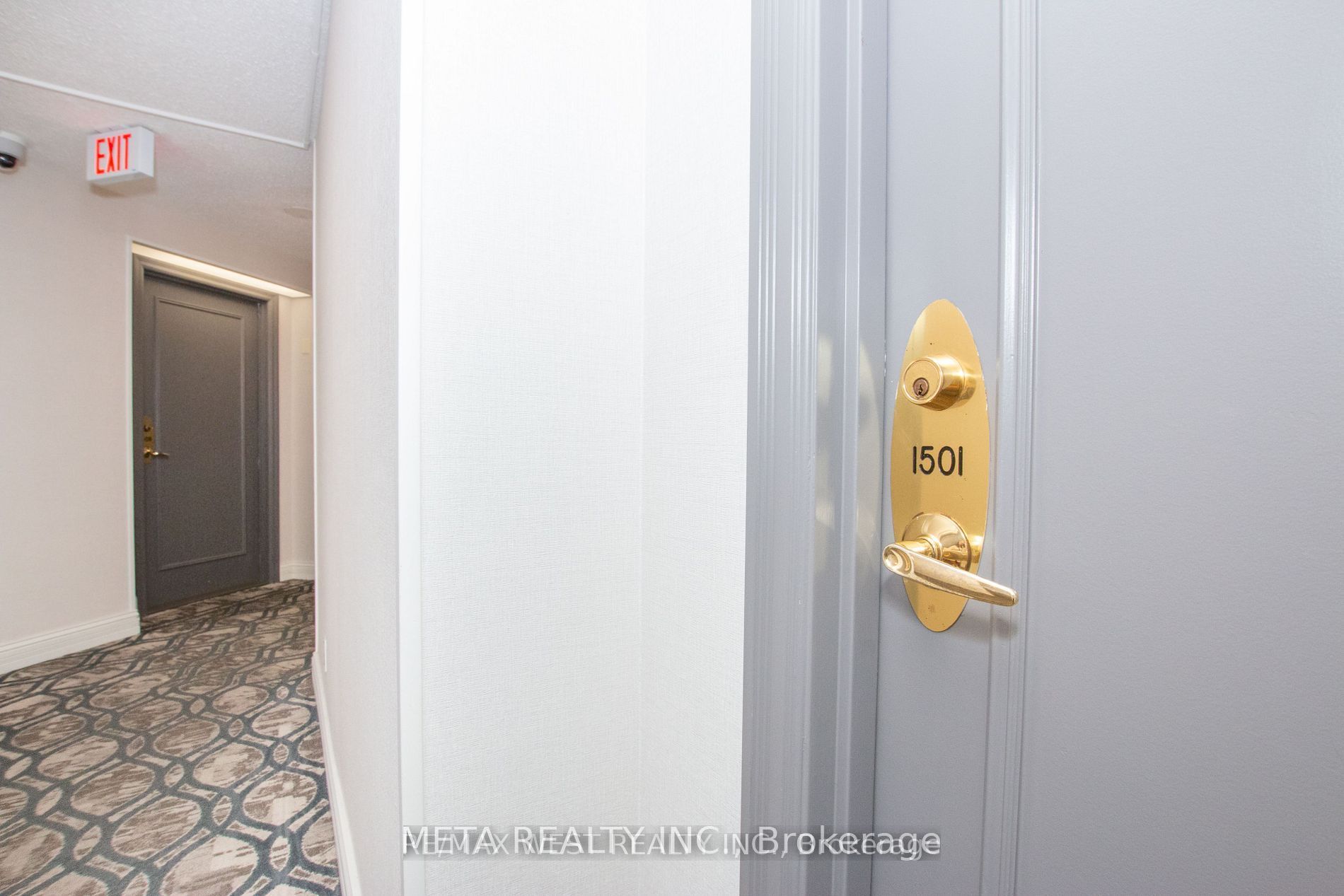 35 Kingsbridge Garden Circle 1501, Mississauga, ON L5R 3Z5 photo 3