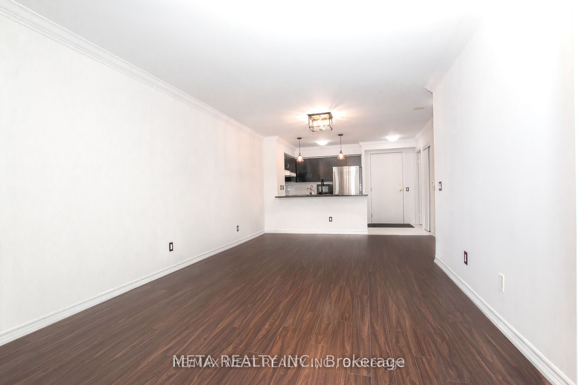 35 Kingsbridge Garden Circle 1501, Mississauga, ON L5R 3Z5 photo 5