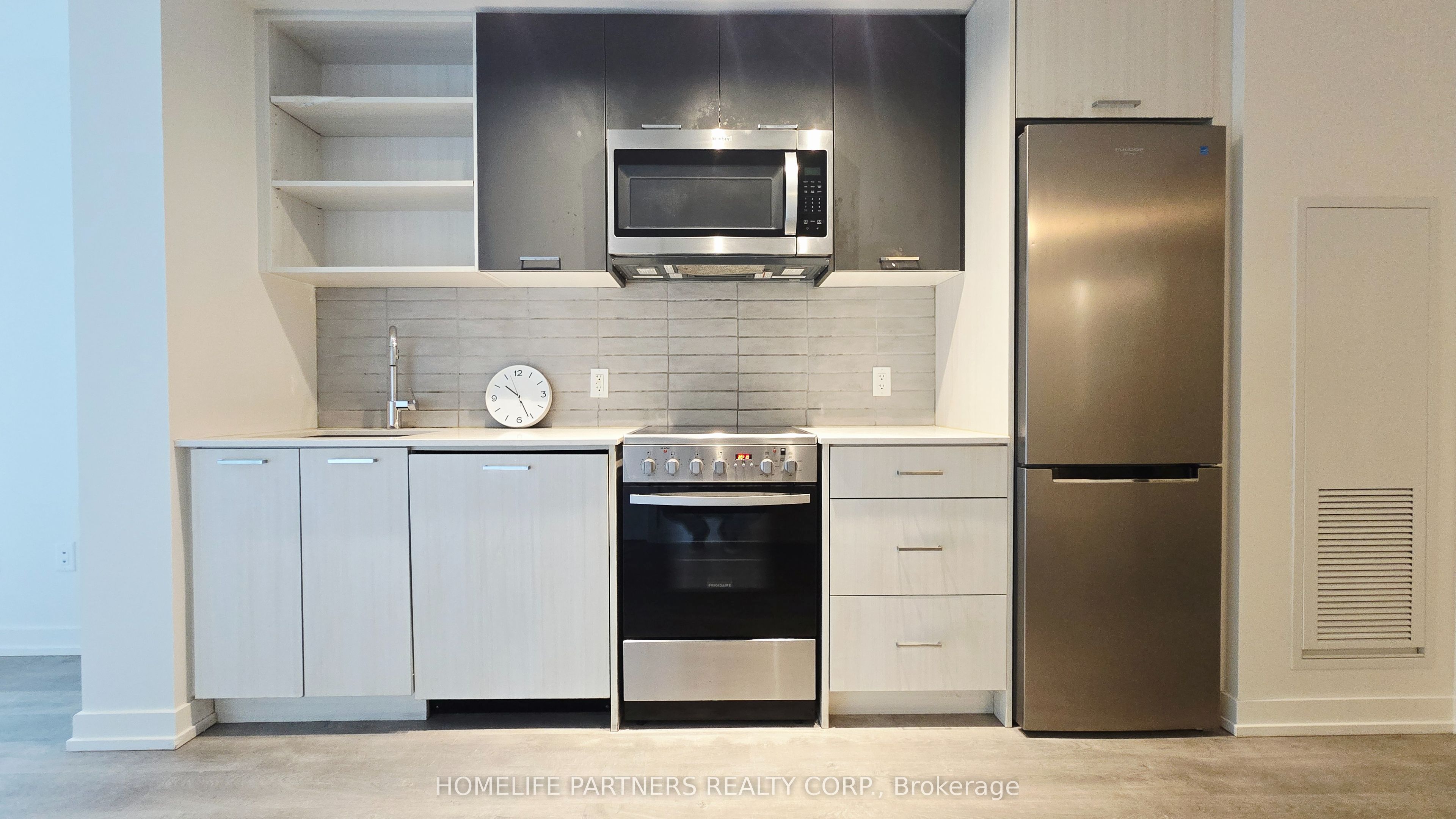 2300 St Clair Avenue W 414, Toronto, ON M6N 0B3