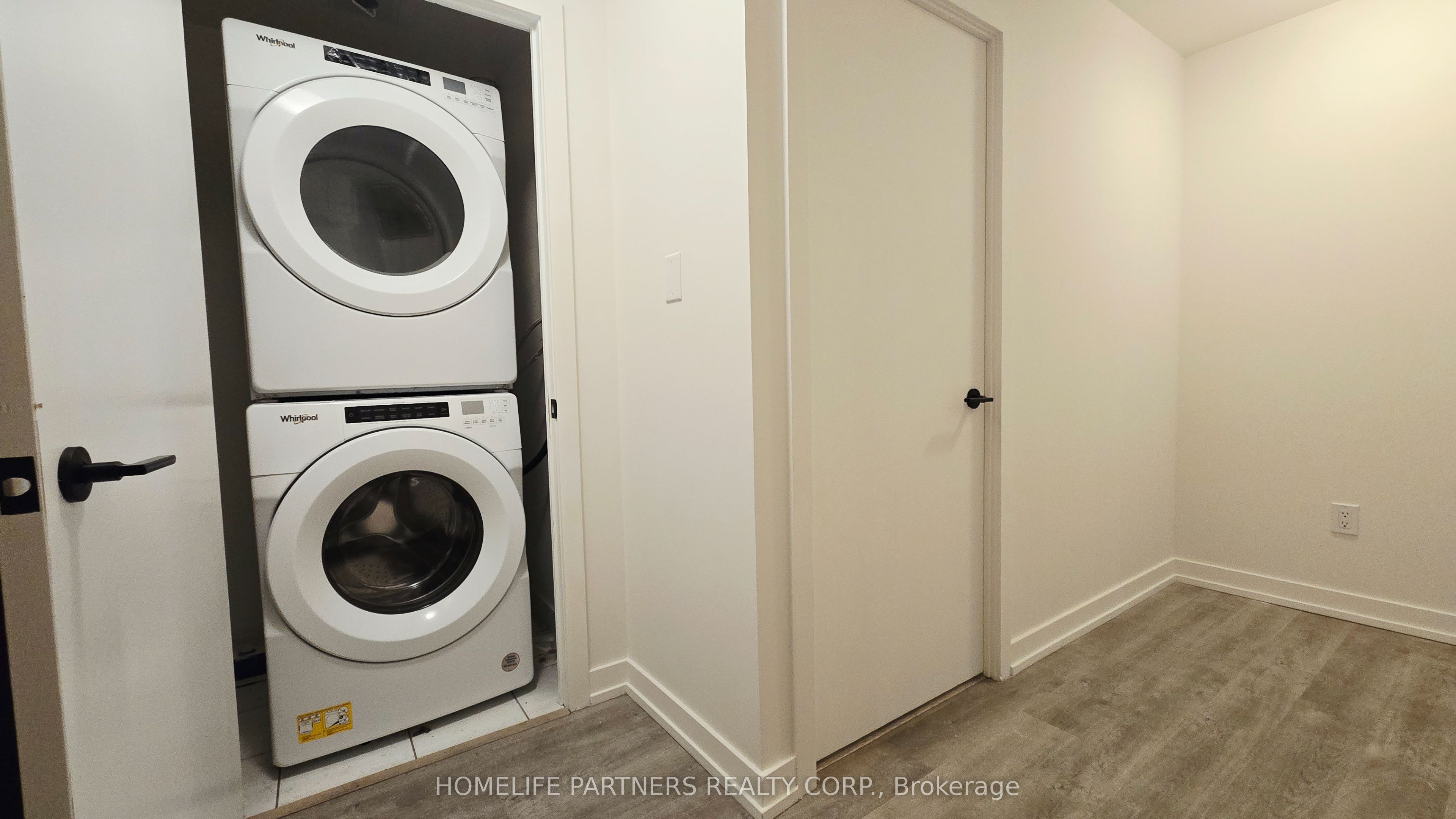 2300 St Clair Avenue W 414, Toronto, ON M6N 0B3 photo 5